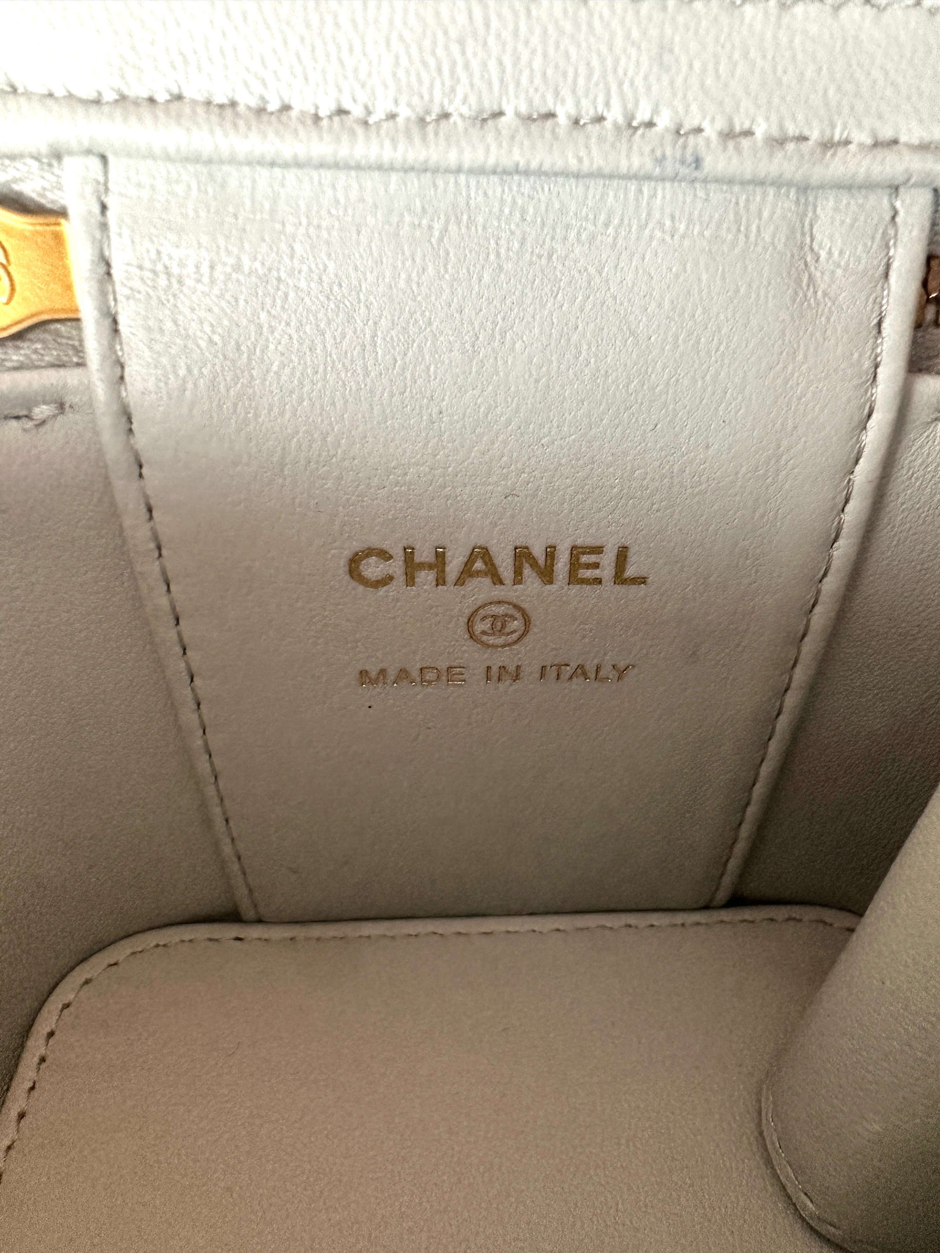 Chanel Mini Vanity Case with Chain Bag (X7***N7) CC1129