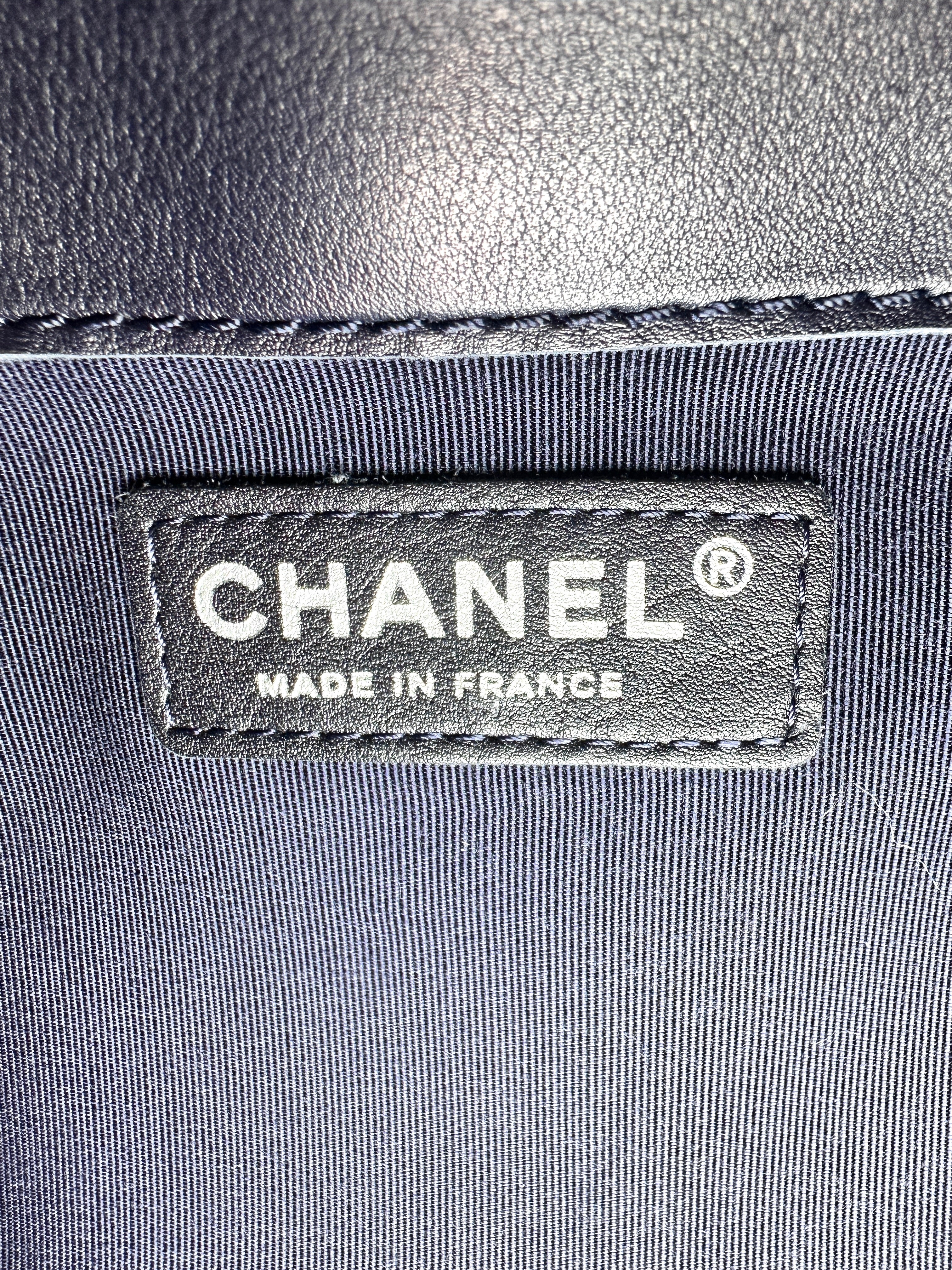 Chanel LeBoy Black Patent Leather Medium Size Shoulder Bag（18***89） CC1126