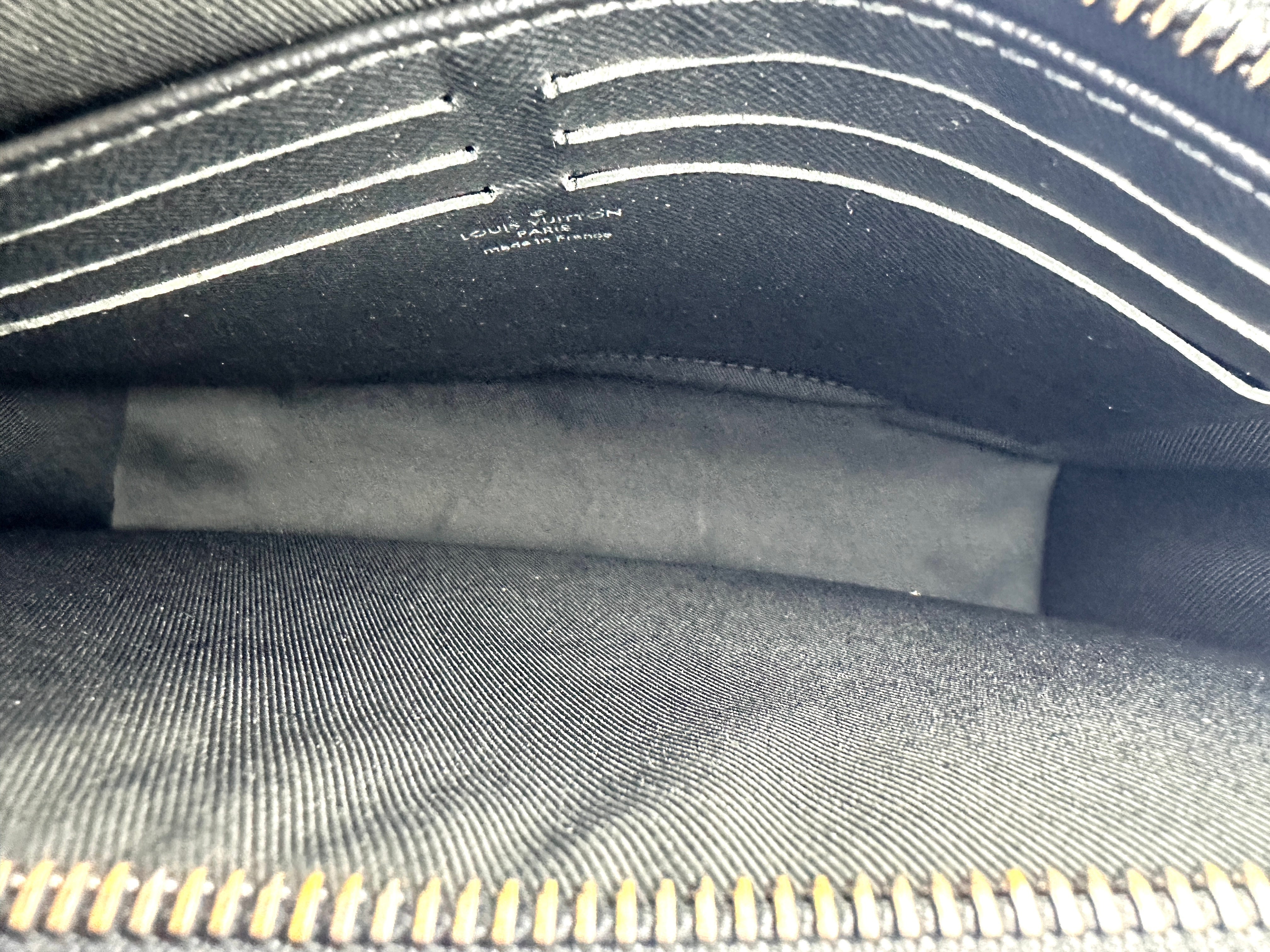 Louis Vuitton  Pochette Voyage MM Monogram Eclipse Bag LV1682