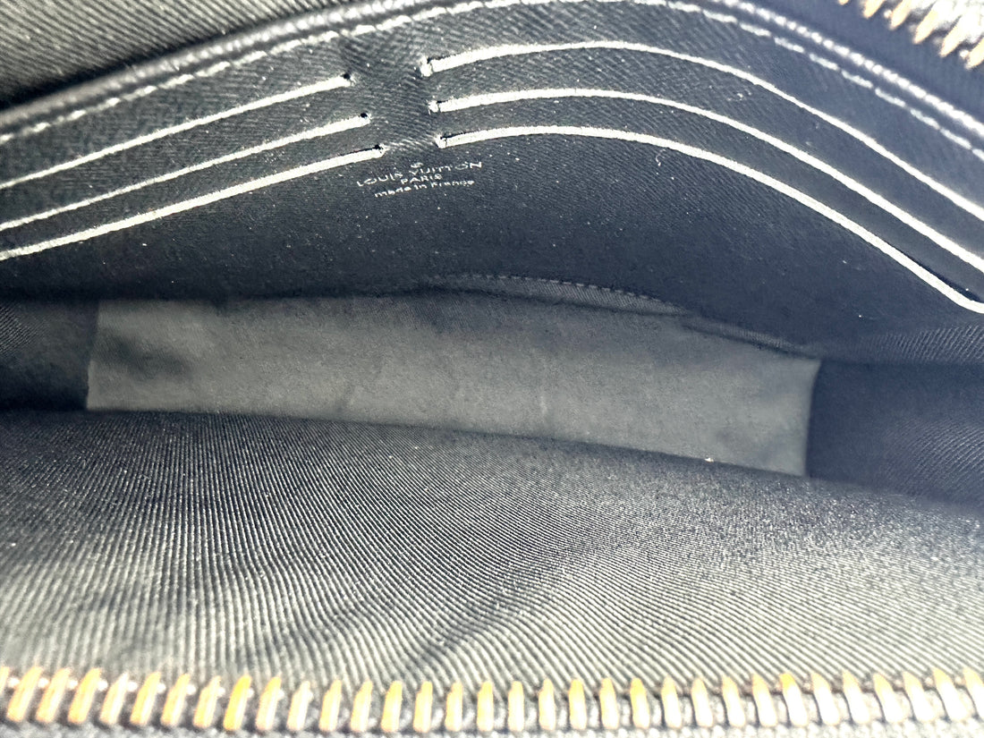 Louis Vuitton  Pochette Voyage MM Monogram Eclipse Bag LV1682