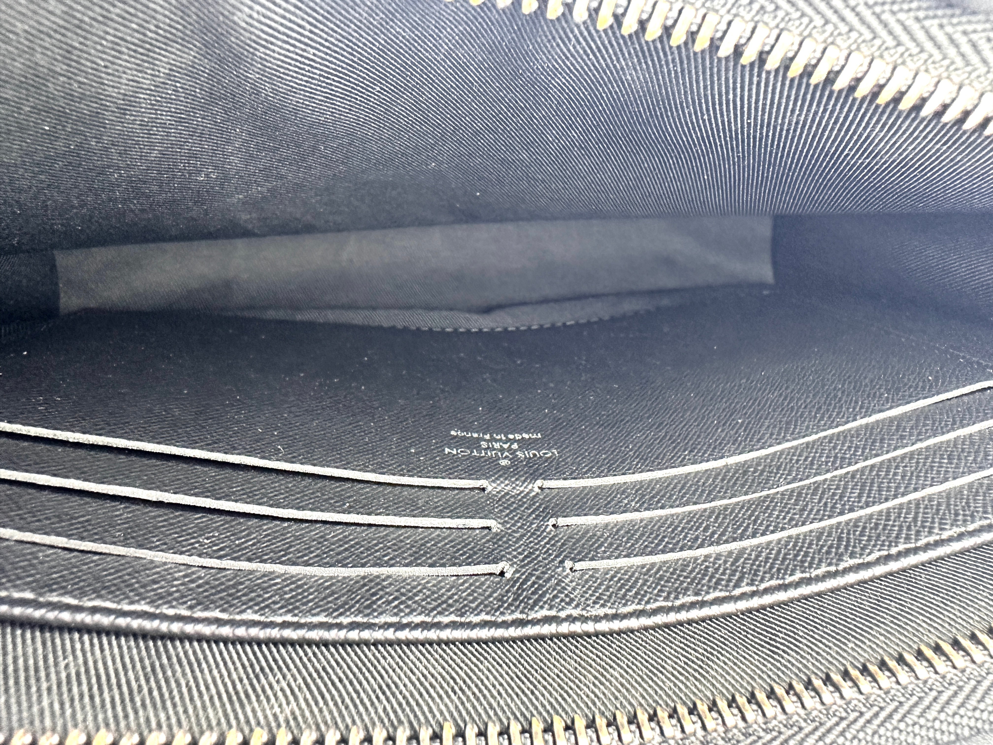 Louis Vuitton  Pochette Voyage MM Monogram Eclipse Bag LV1682