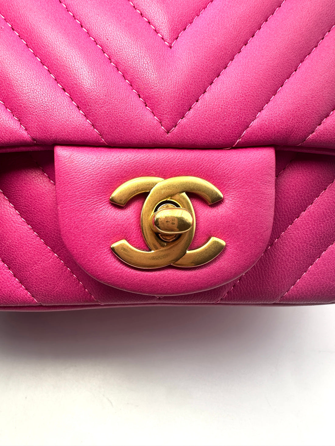 Chanel Pink Lambskin Chevron Mini Flap Shoudler Bag With Chain(21***80) CC1144