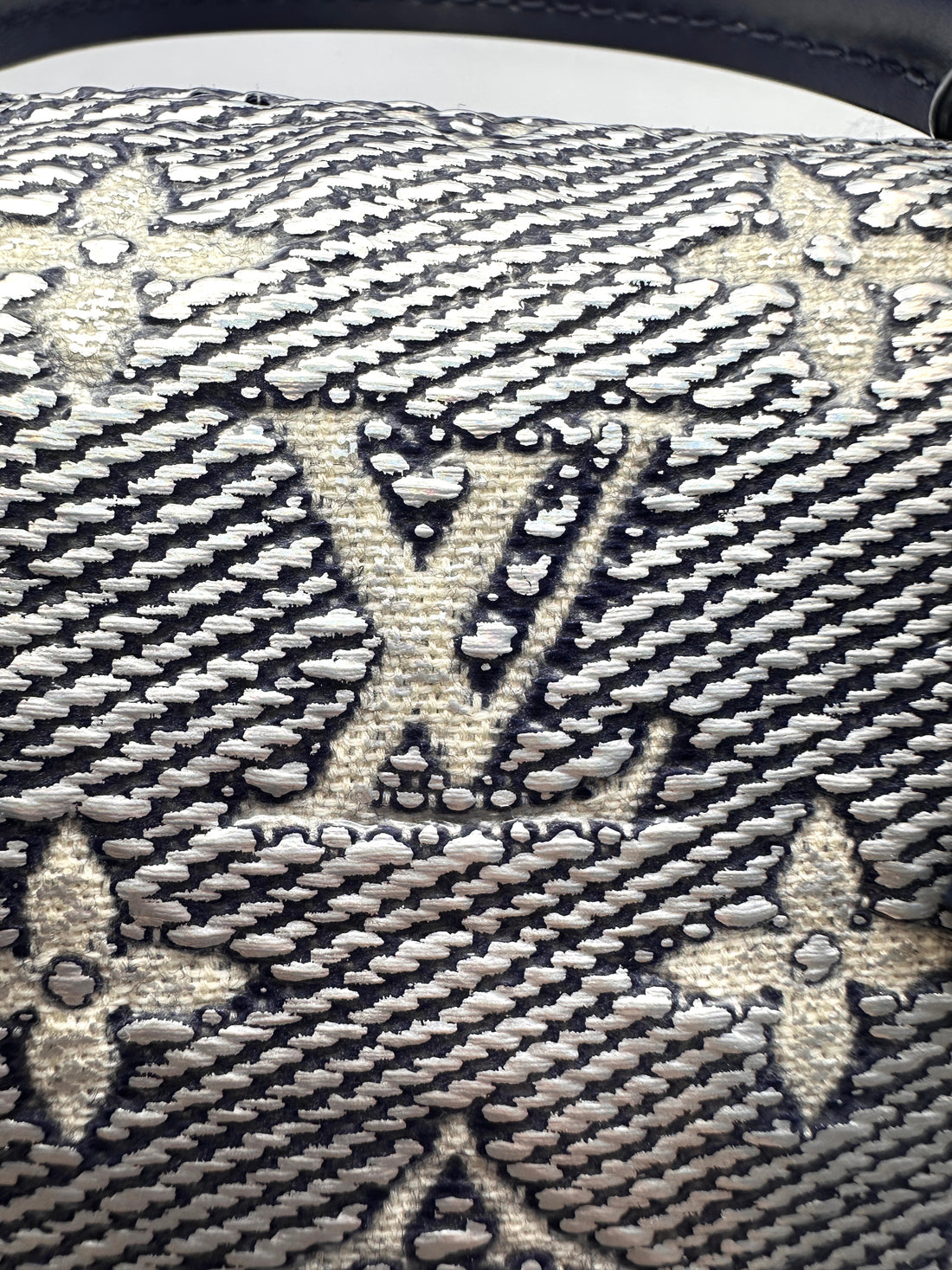 Louis Vuitton Speedy 20 Monogram Handle Bag LV1687