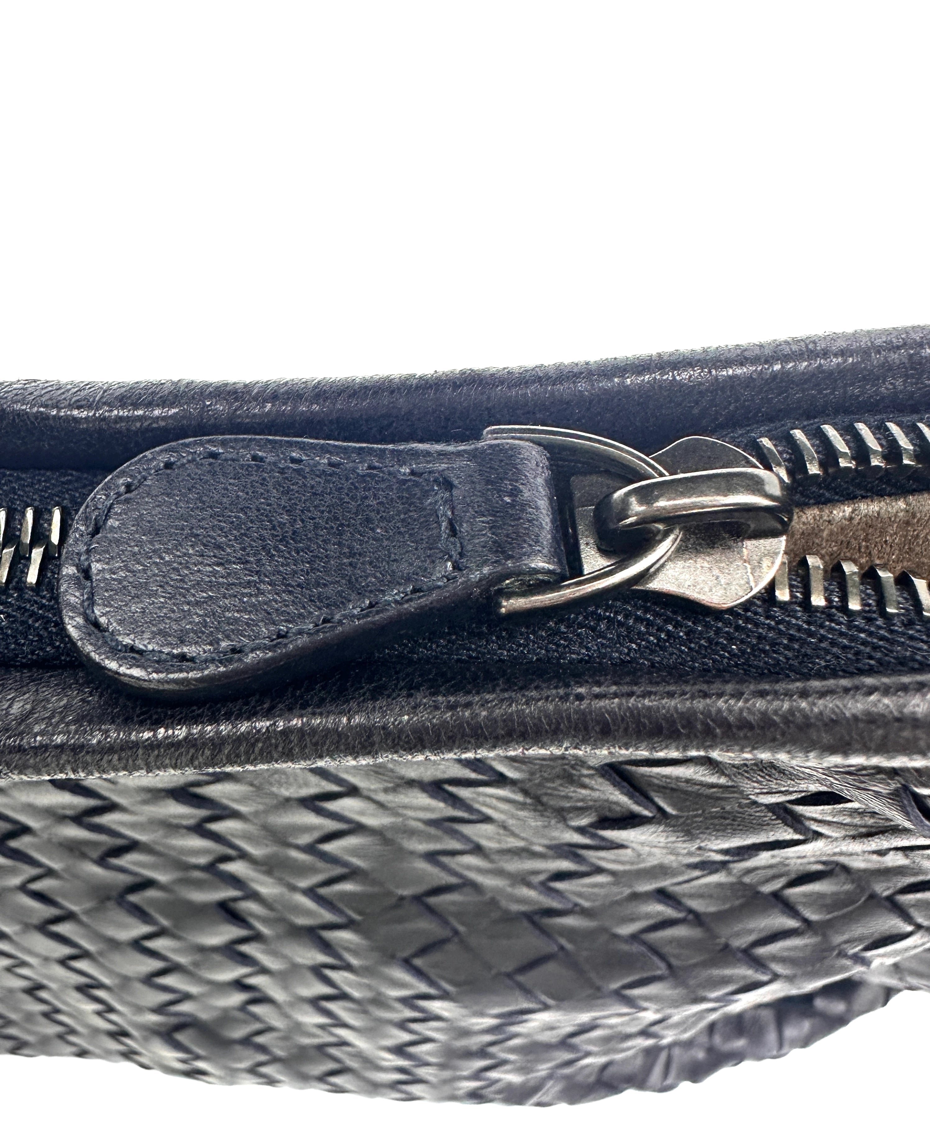 Bottega Veneta Black Large Size Intrecciato Hobo Bag BV90