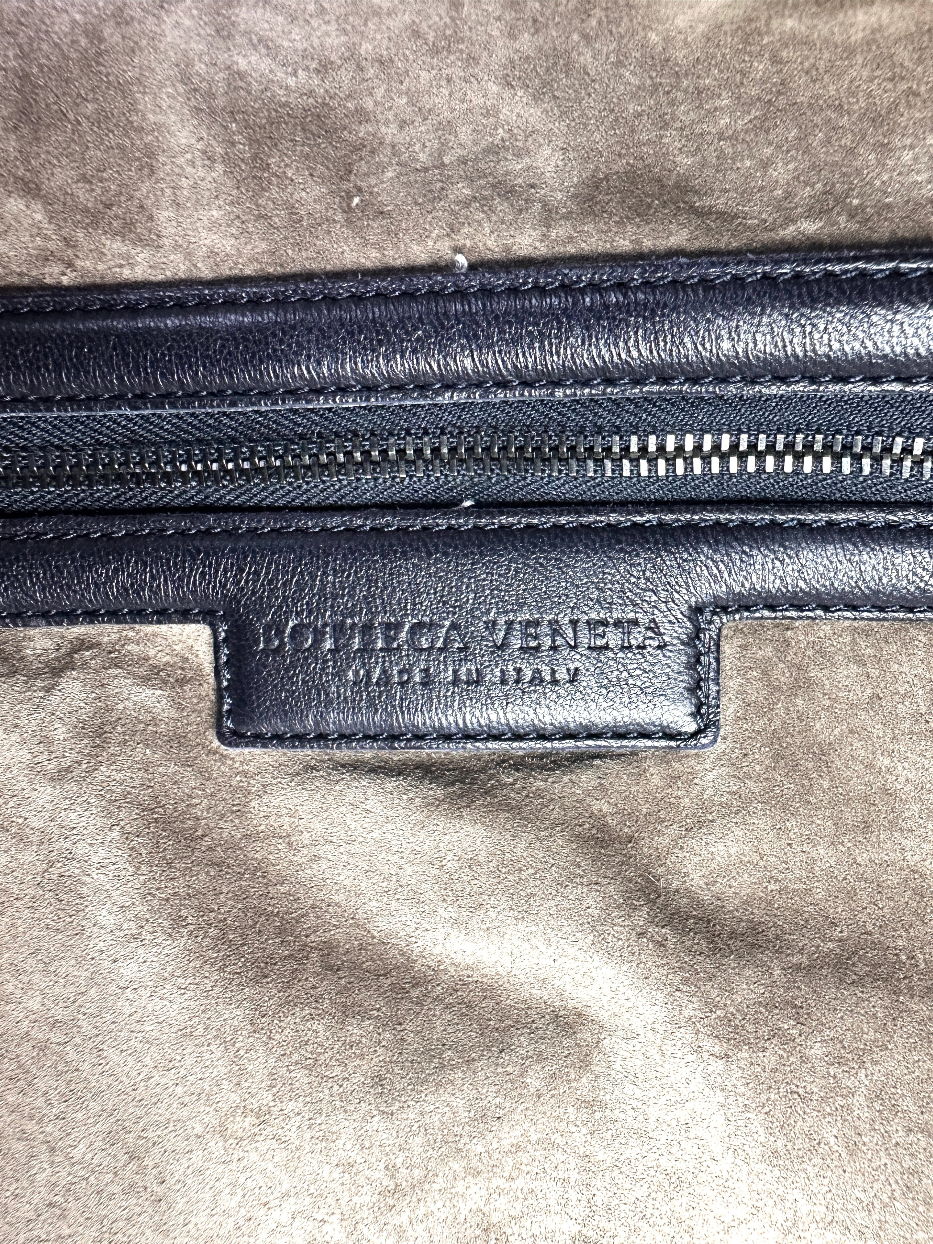 Bottega Veneta Black Large Size Intrecciato Hobo Bag BV90