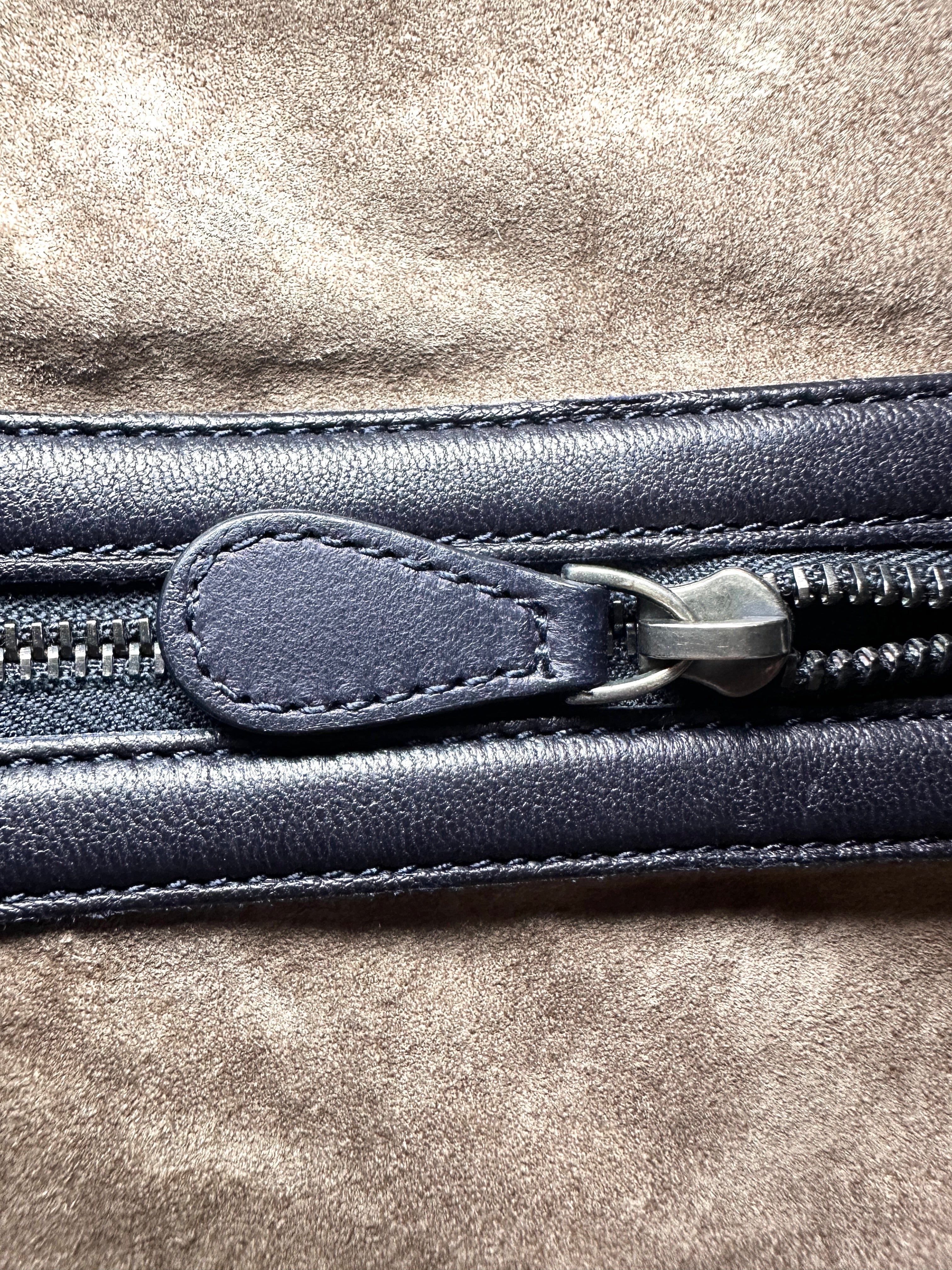 Bottega Veneta Black Large Size Intrecciato Hobo Bag BV90