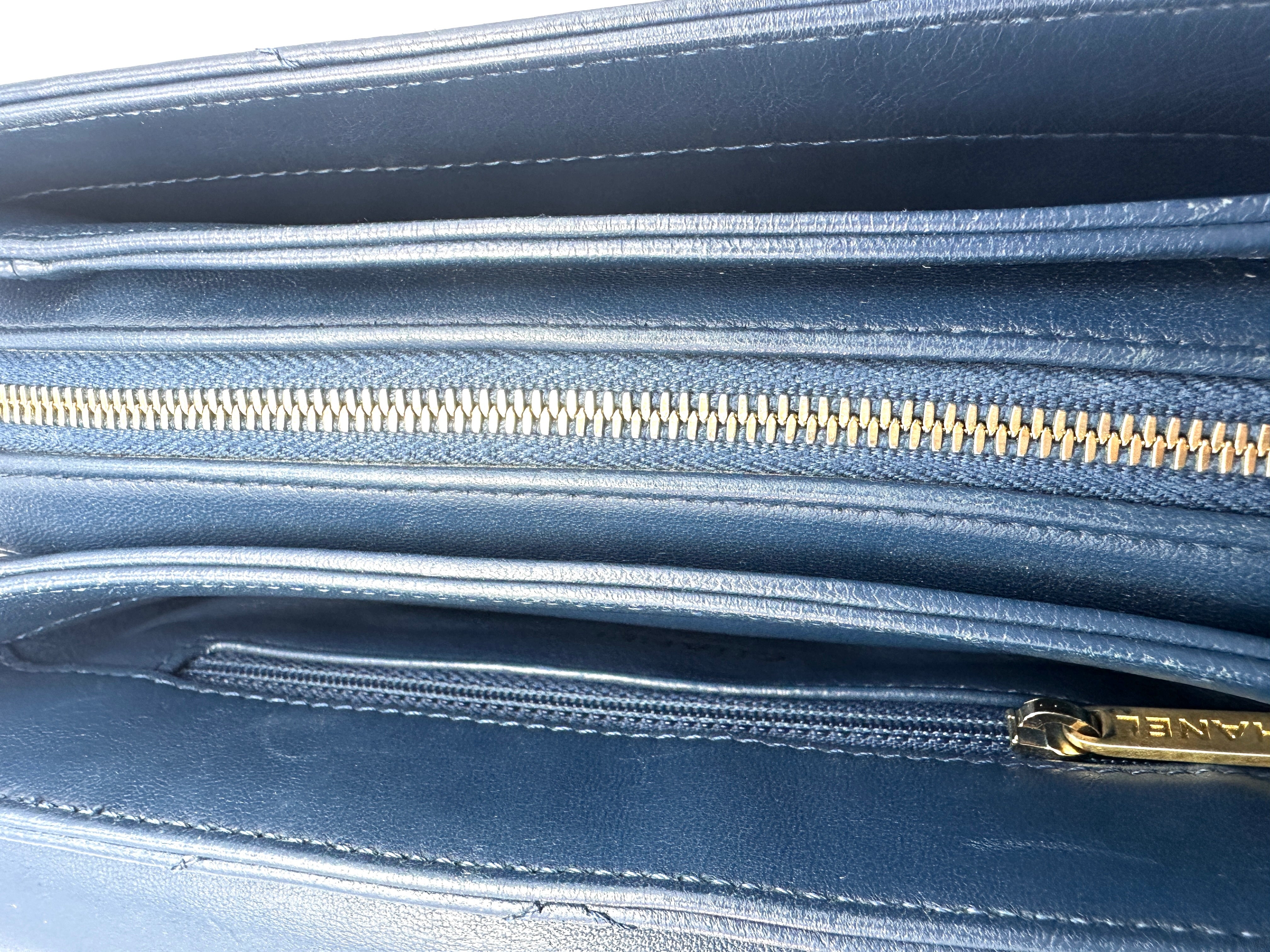 Chanel Navy Blue Classic Chevron Calfskin Leather Flap Crossbody Bag With Gold Hardware(25***88) CC1199