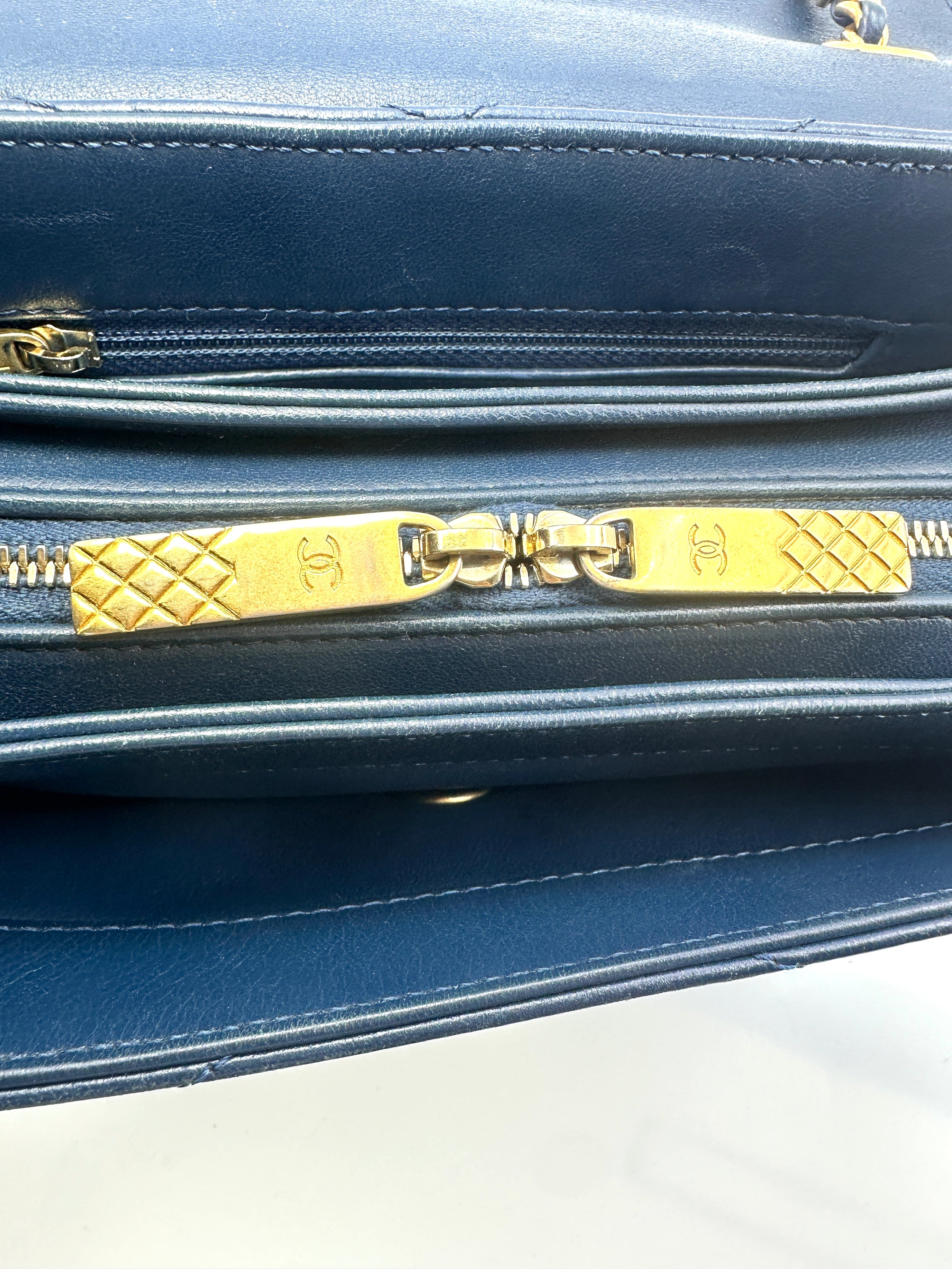 Chanel Navy Blue Classic Chevron Calfskin Leather Flap Crossbody Bag With Gold Hardware(25***88) CC1199