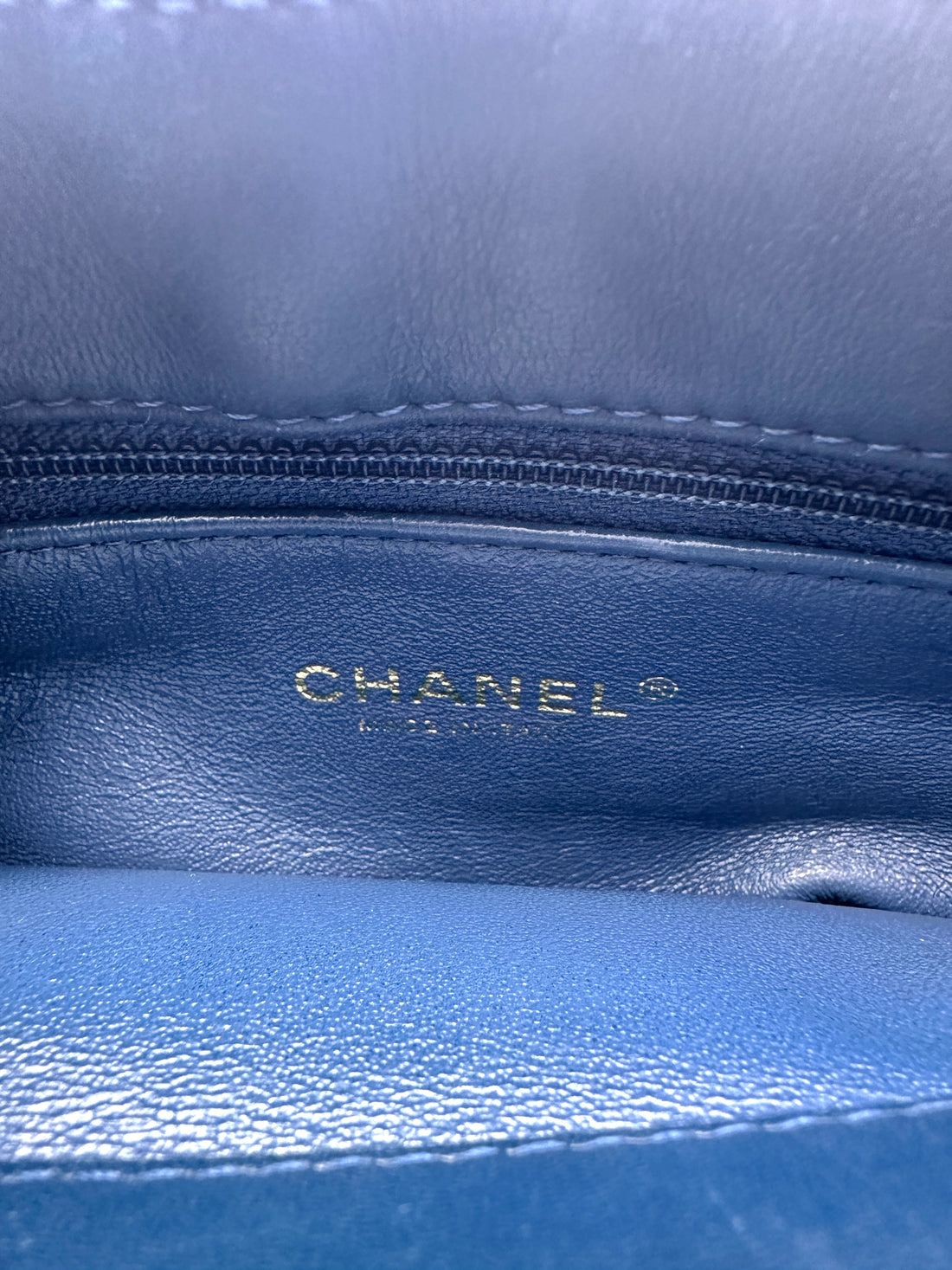 Chanel Navy Blue Classic Chevron Calfskin Leather Flap Crossbody Bag With Gold Hardware(25***88) CC1199