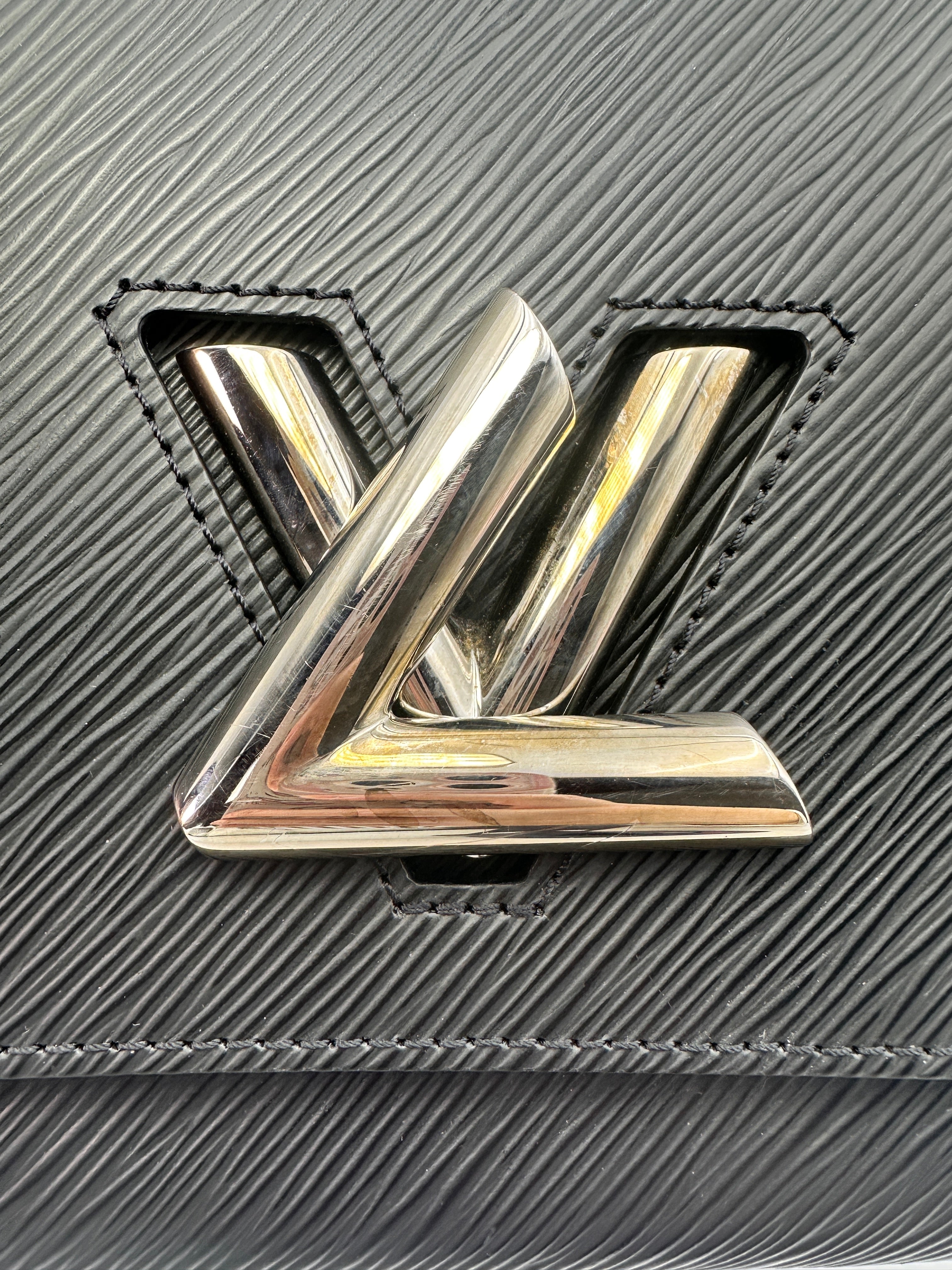 Louis Vuitton Black Twist MM Epi Leather Flap Bag LV1726