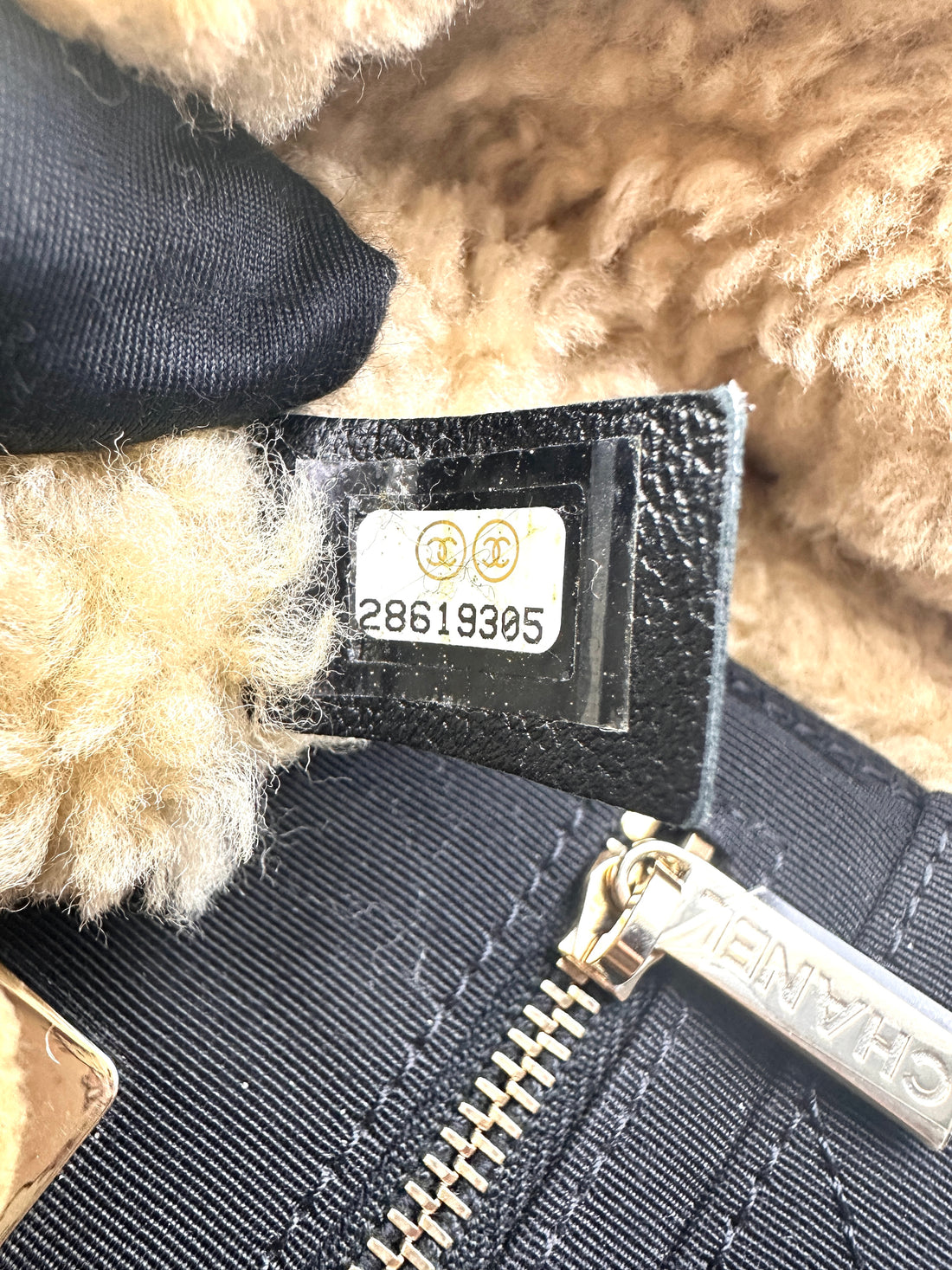 Chanel Black/Beige Shearling CC Mania Lambskin Flap Chain Bag(28***05) CC1204