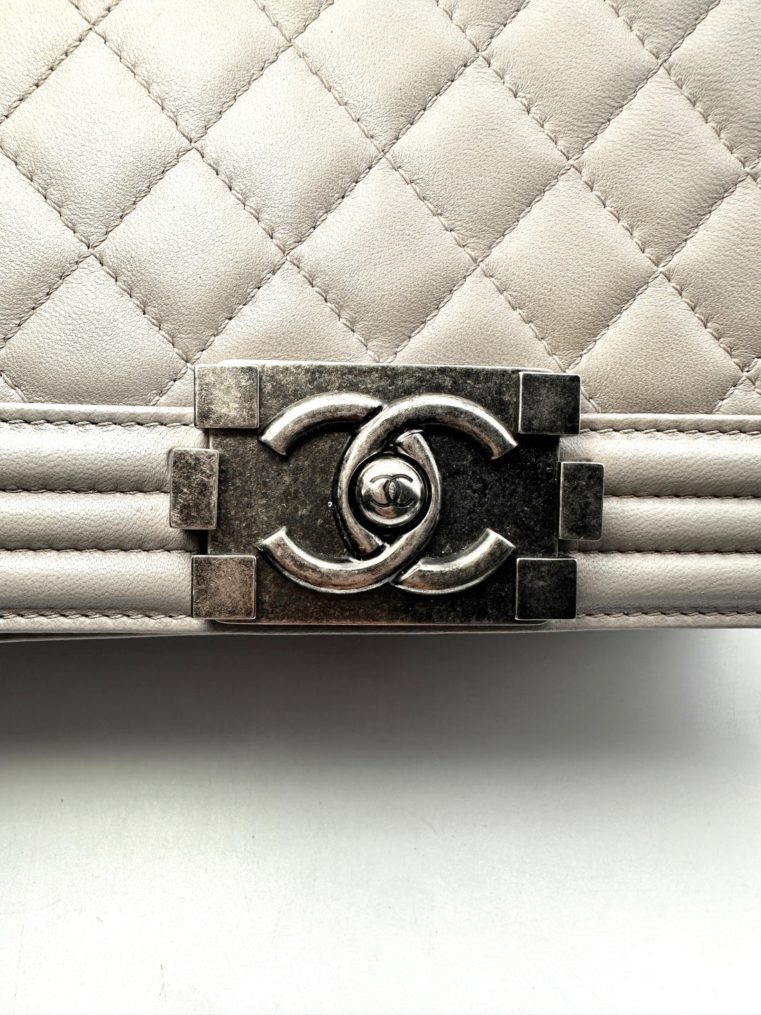 Chanel LeBoy Grey Quilted Lambskin Leather Medium Size Chain Flap Bag(18***84) CC1219