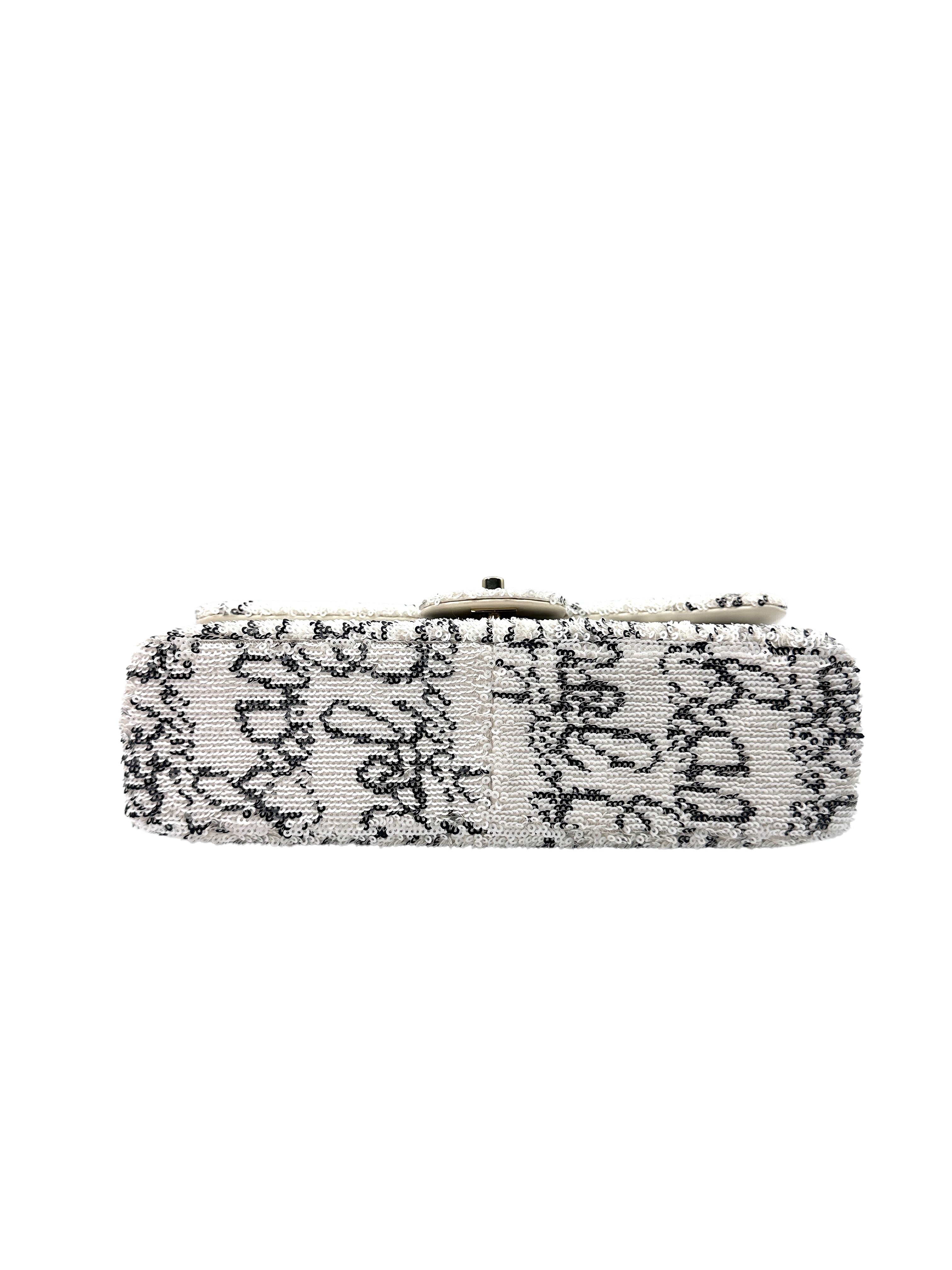 Chanel White Sequin Logo Medium Size Flap Bag With Chip(G5***85) CC1214