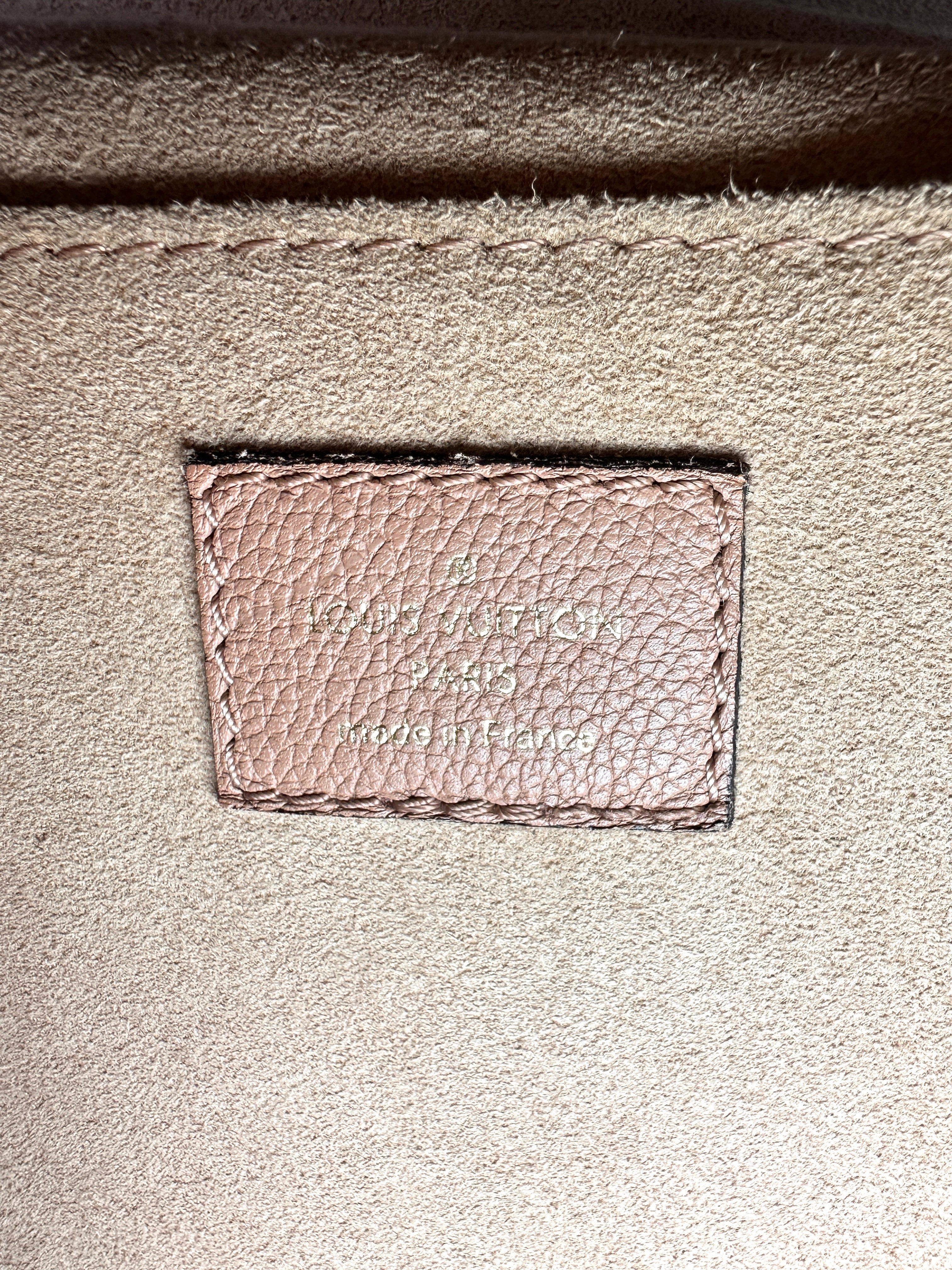 Louis Vuitton Lockme Tender Pink Leather Chain Bag With Gold Hardware LV1745
