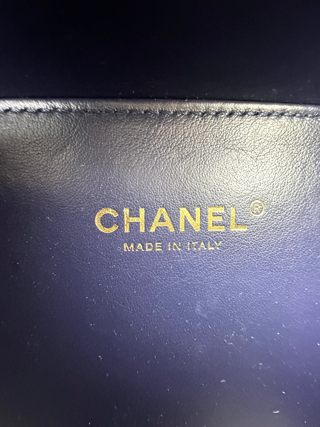 Chanel CC Filigree Navy Blue Caviar Quilted Leather Small Size Vanity Case(29***82) CC1221
