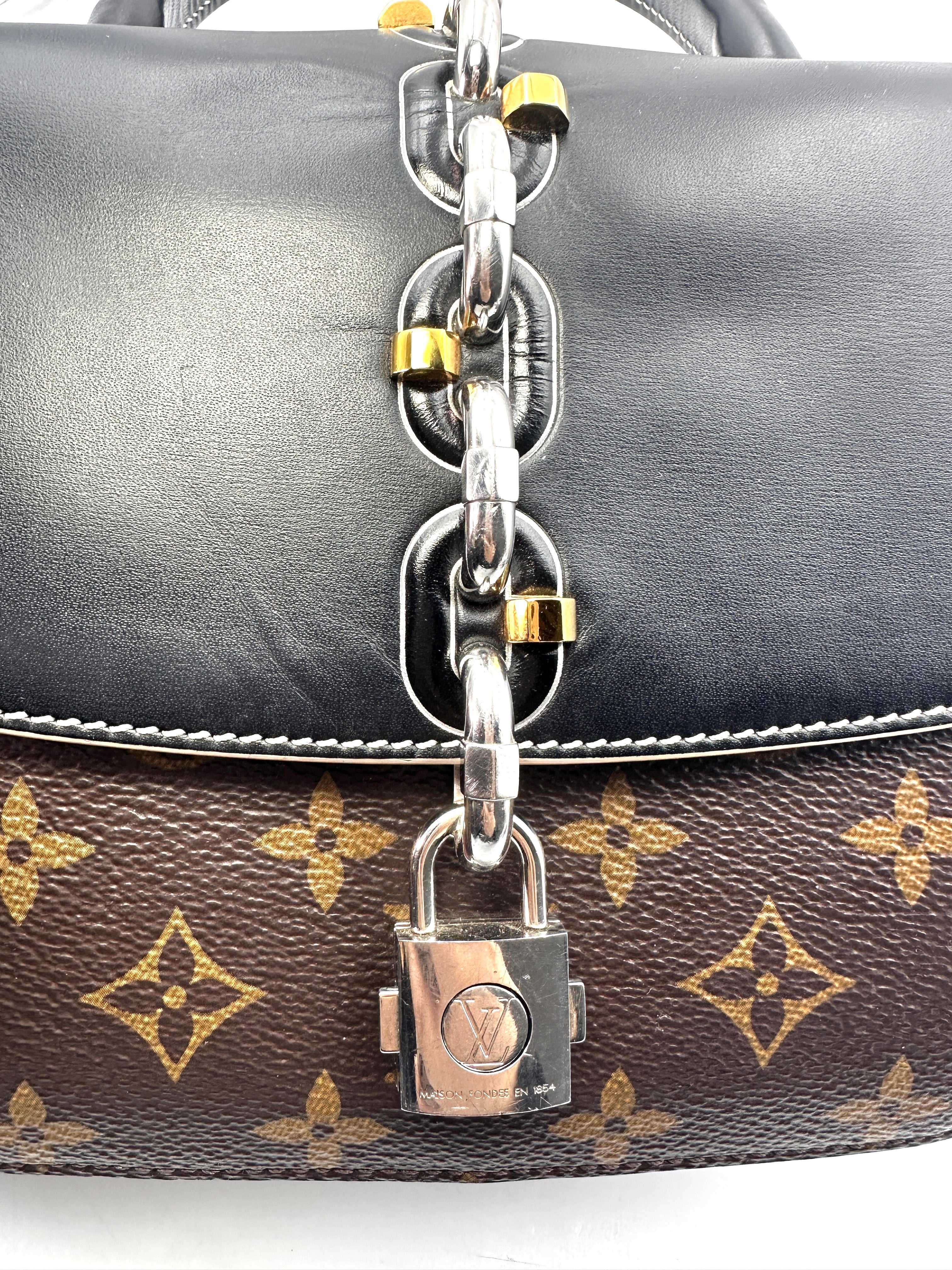 Louis Vuitton Monogram Chain It Small Size Shoulder Bag LV1755
