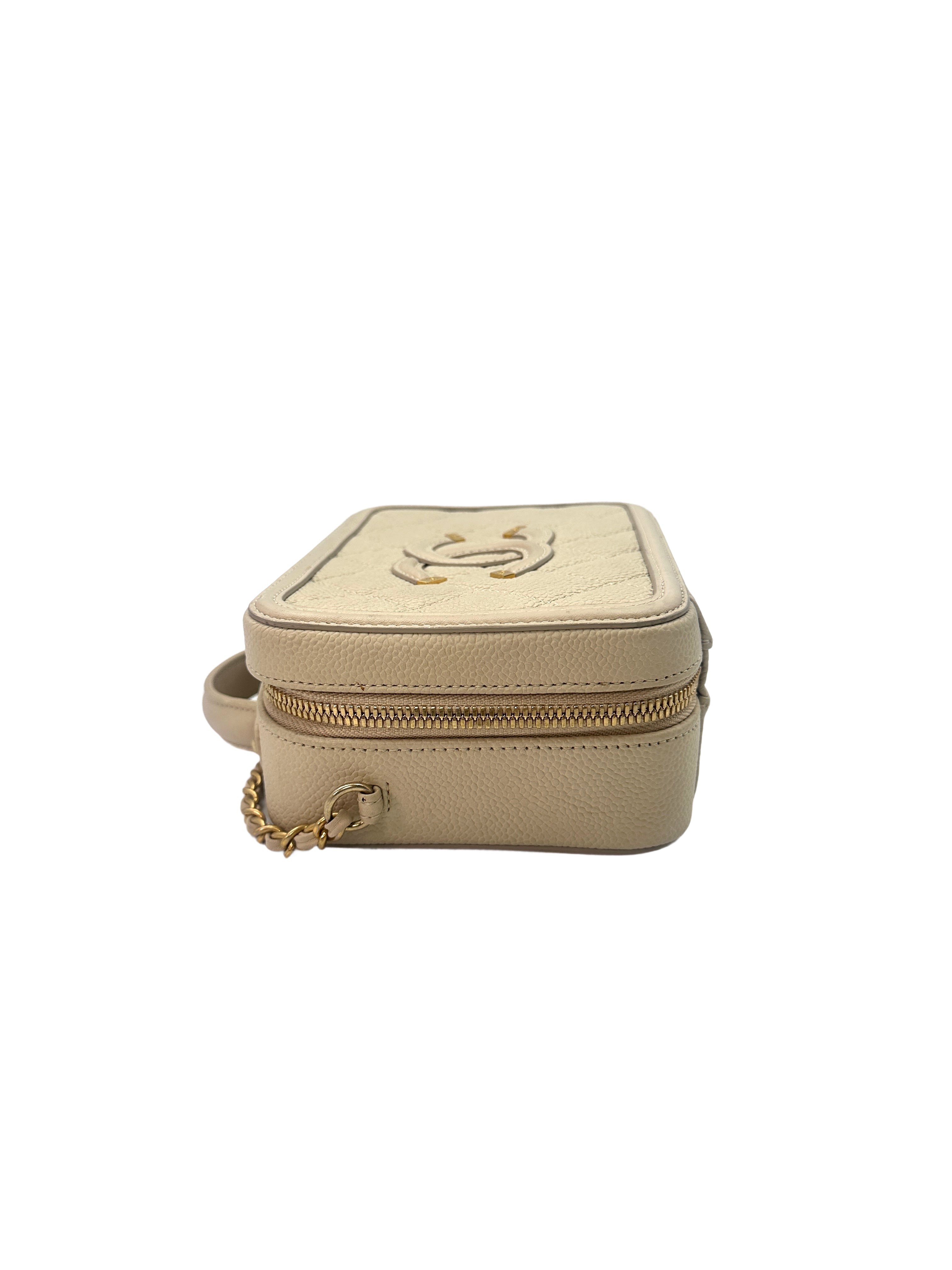 Chanel CC Filigree White Quilted Caviar Leather Vanity Case(22***84) CC1229