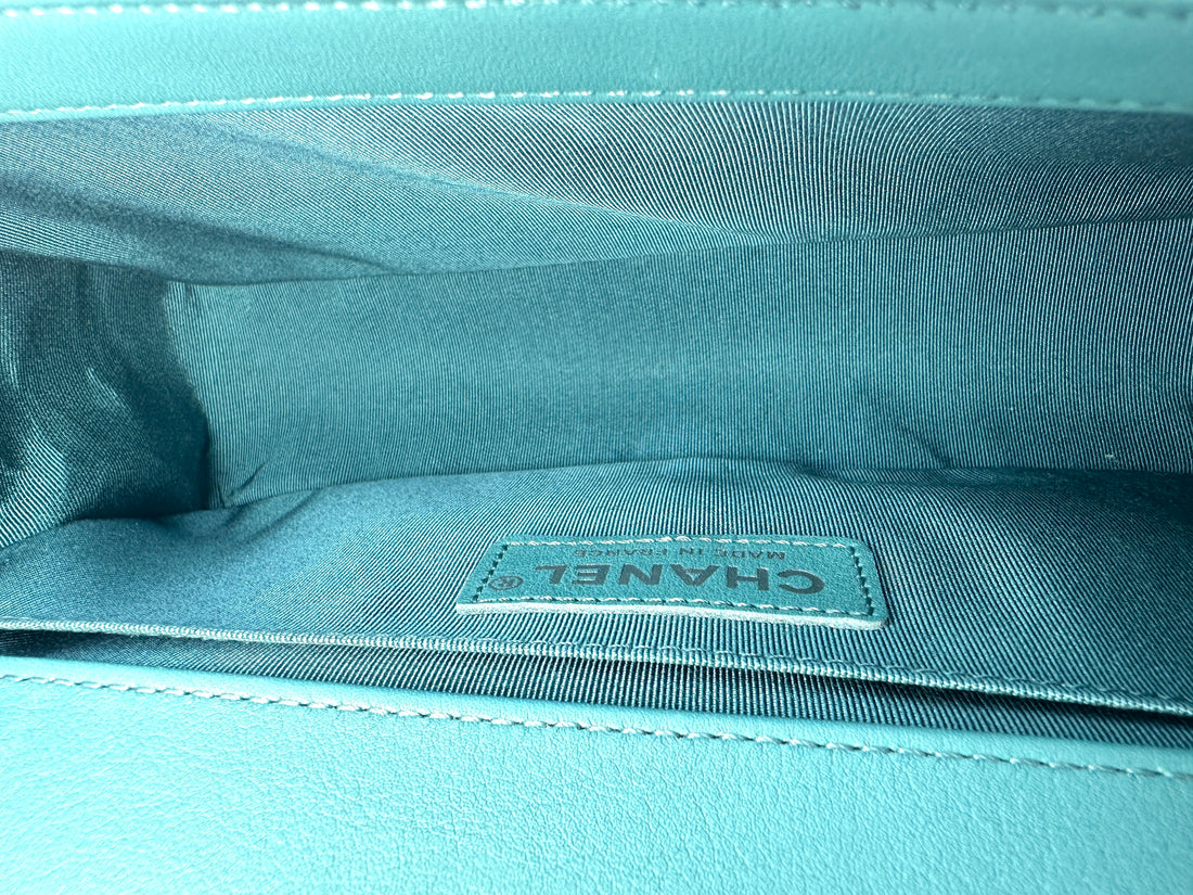 Chanel LeBoy Turquoise Blue Quilted Caviar Crossbody Bag with Silver Buckle(20***87) CC1230