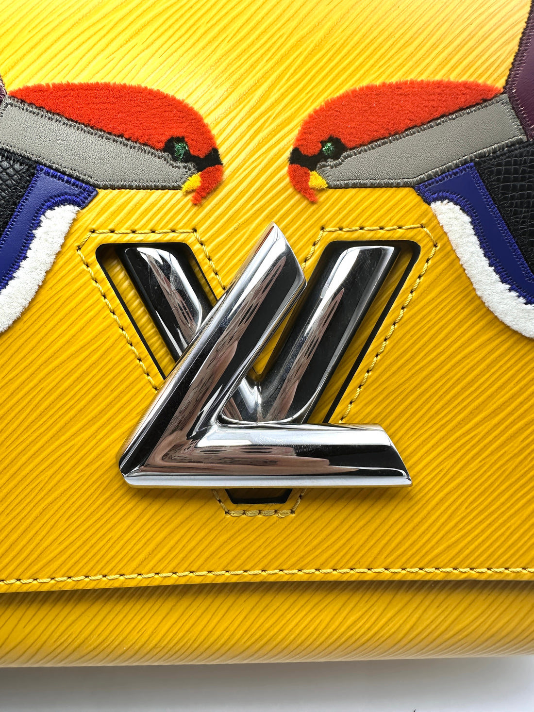 Louis Vuitton Yellow Twist MM Early Bird Epi Leather Medium Size Shoulder Bag LV1760