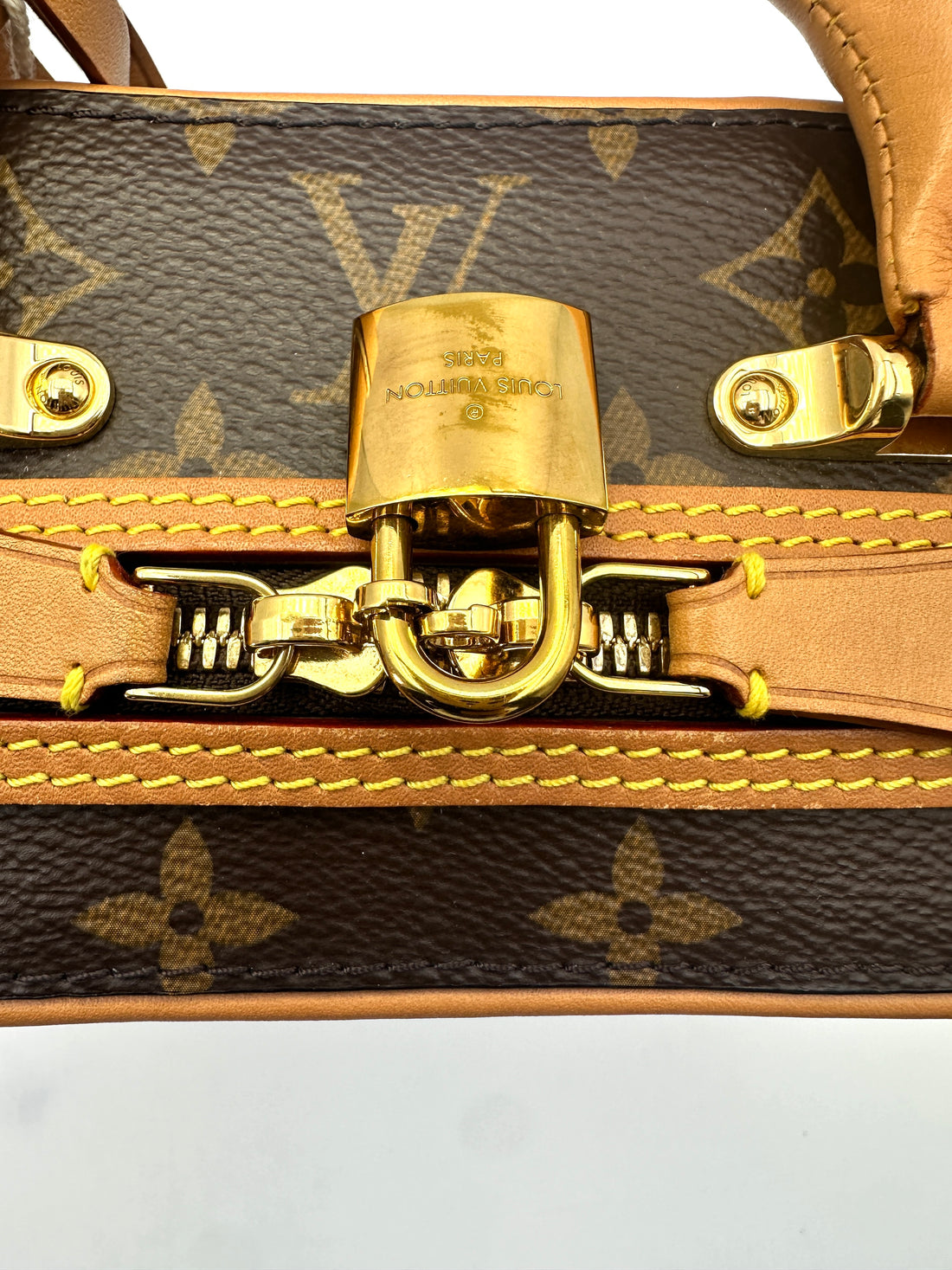 Louis Vuitton Medium Size Monogram Valisette PM Luggage Handle Bag LV1756