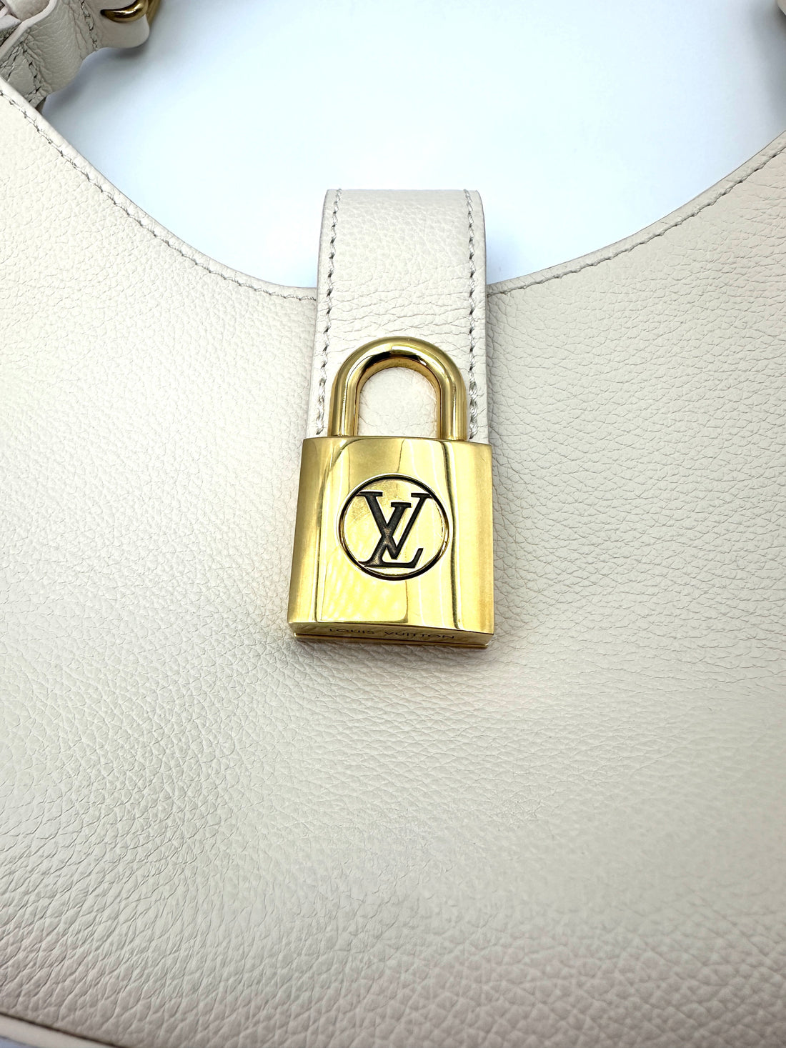 Louis Vuitton White Low Key Leather Shoulder Bag LV1766