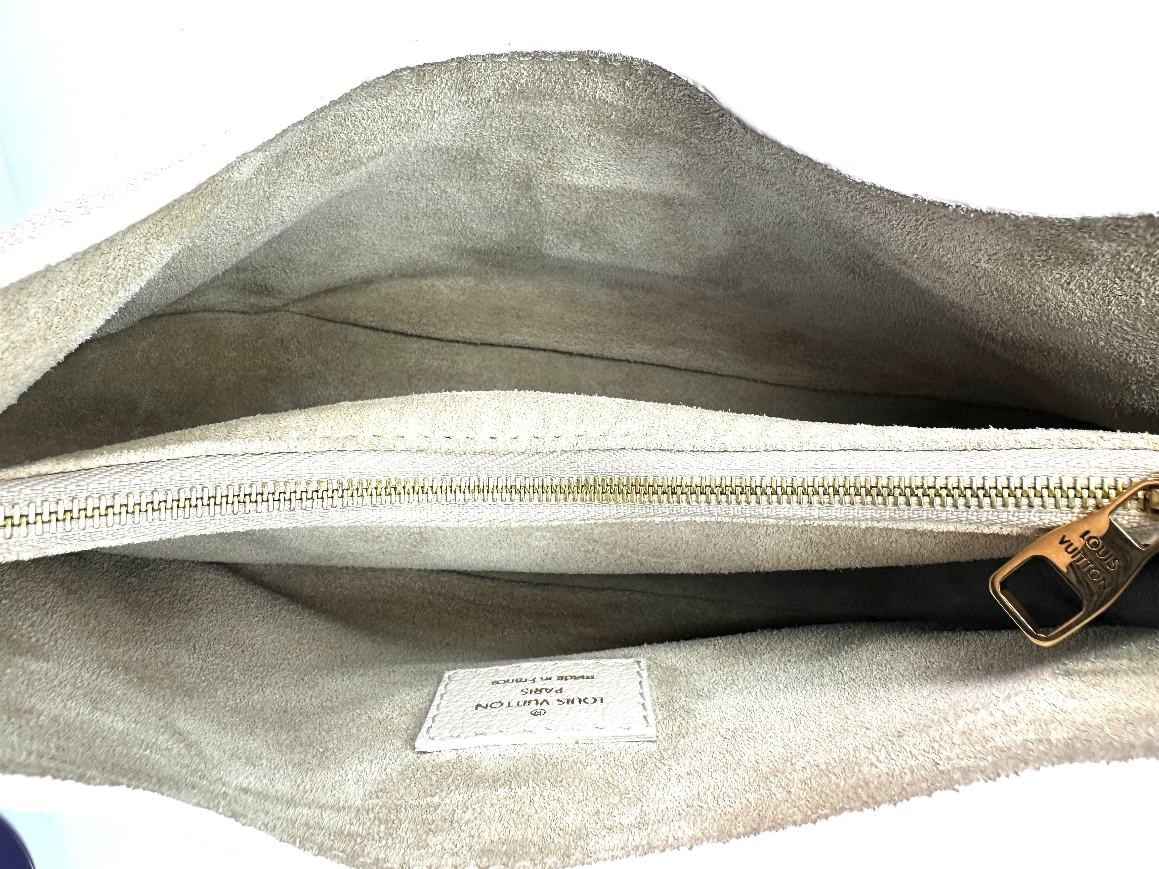 Louis Vuitton White Low Key Leather Shoulder Bag LV1766