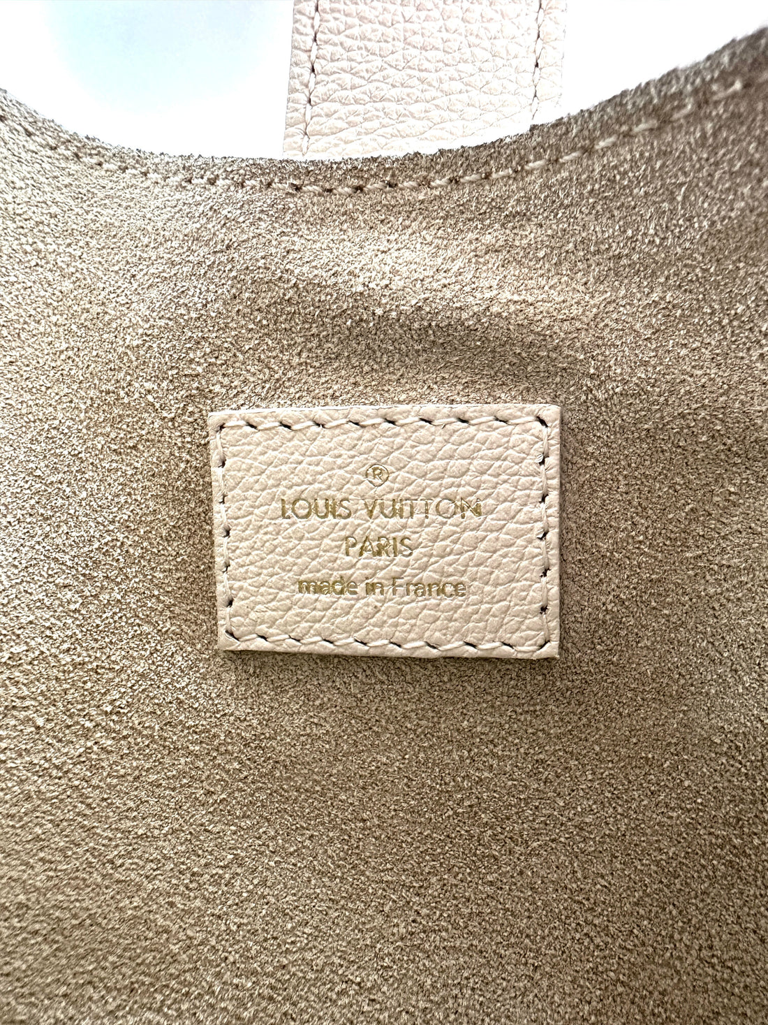 Louis Vuitton White Low Key Leather Shoulder Bag LV1766