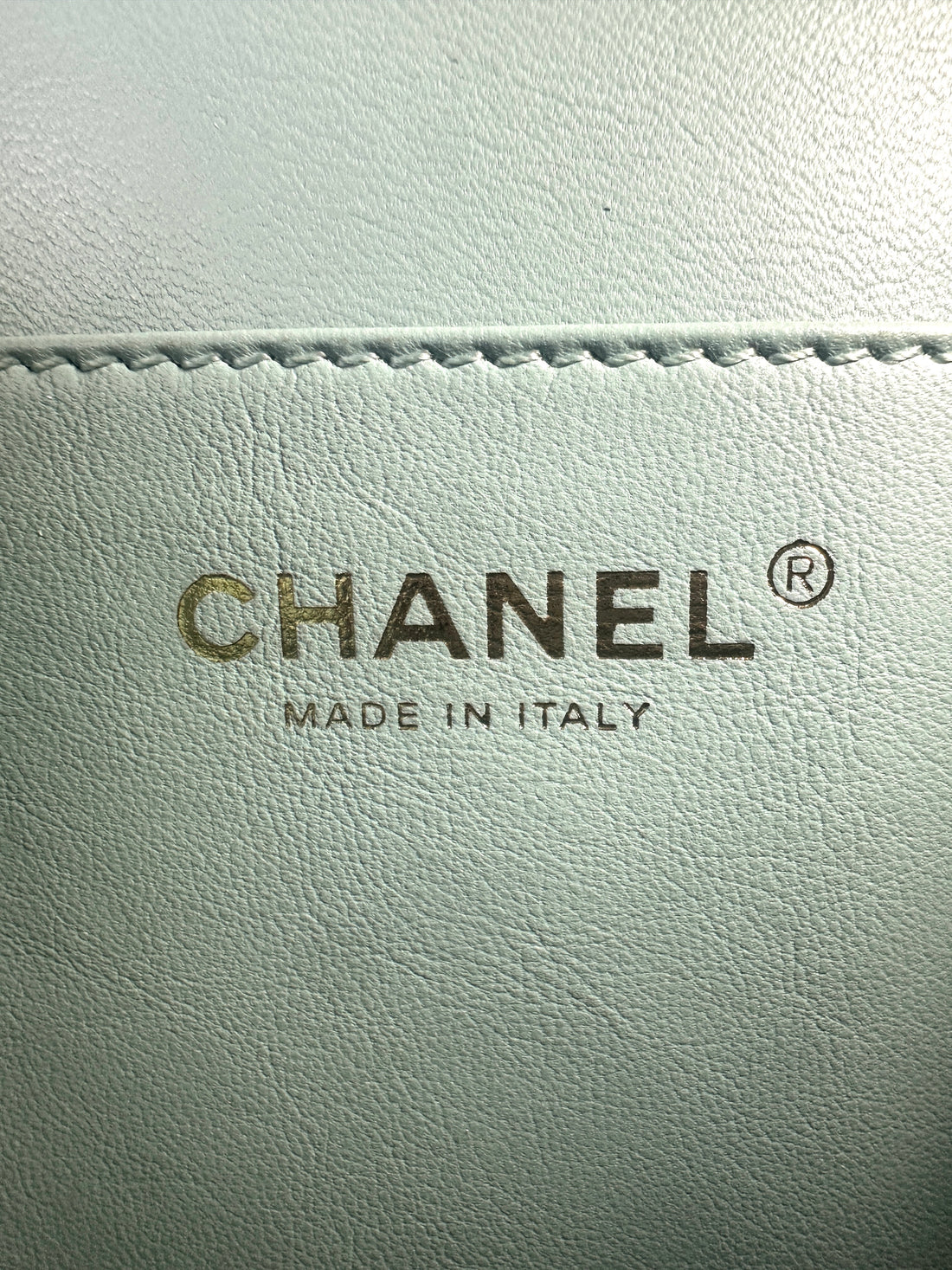 Chanel CC Filigree Mint Green Caviar Leather Vertical Vanity Case(29***12) CC1235
