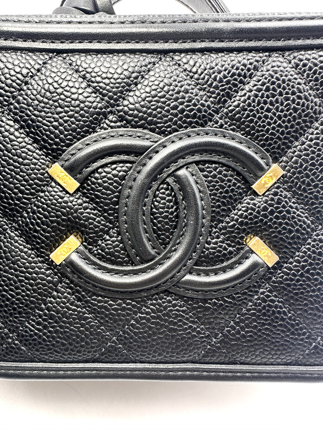 Chanel CC Filigree Black Caviar Calfskin Leather Vanity Case With Gold Hardware(26***10) CC1274