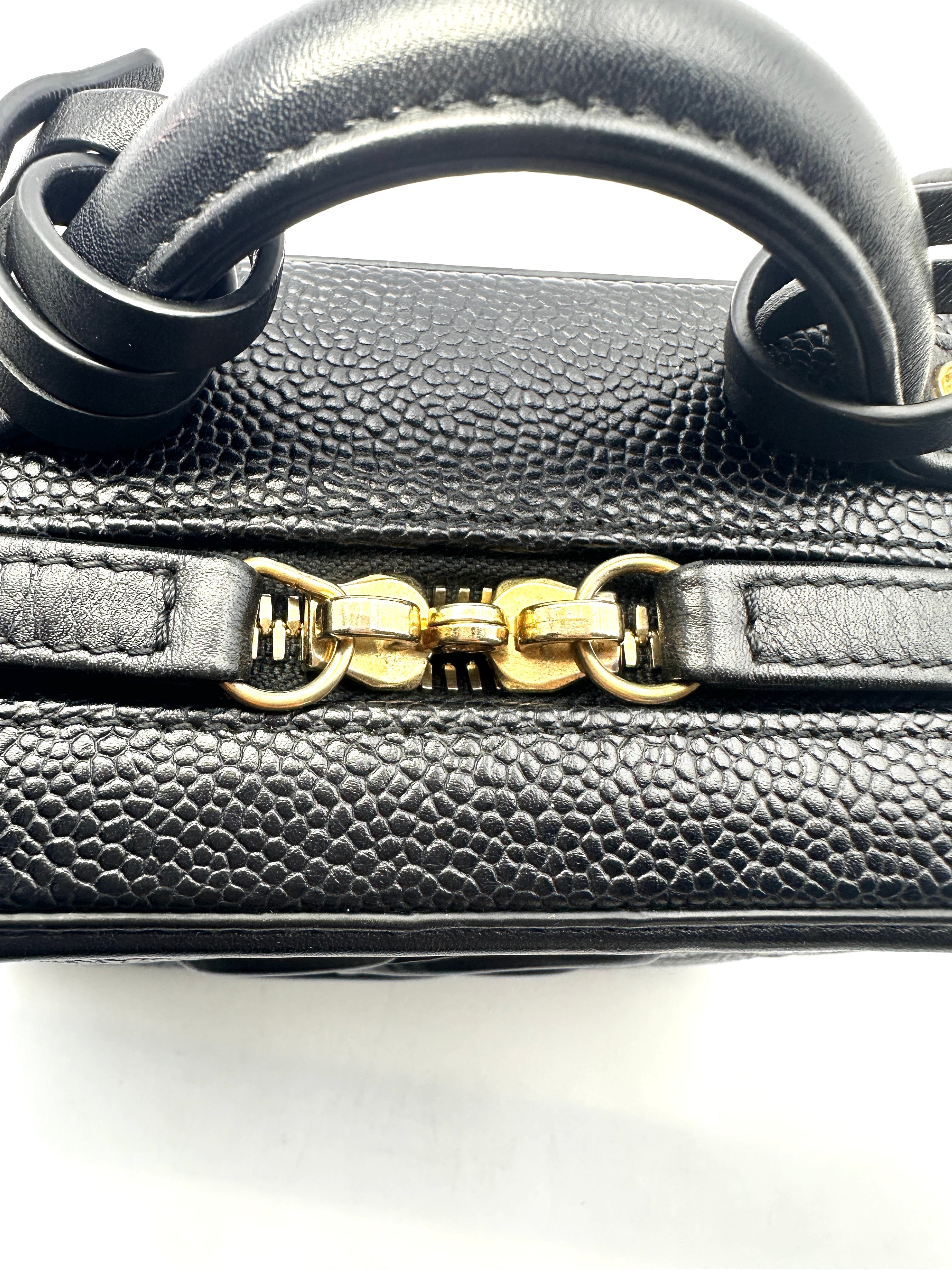 Chanel CC Filigree Black Caviar Calfskin Leather Vanity Case With Gold Hardware(26***10) CC1274