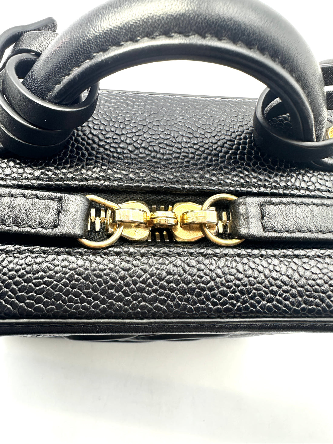 Chanel CC Filigree Black Caviar Calfskin Leather Vanity Case With Gold Hardware(26***10) CC1274