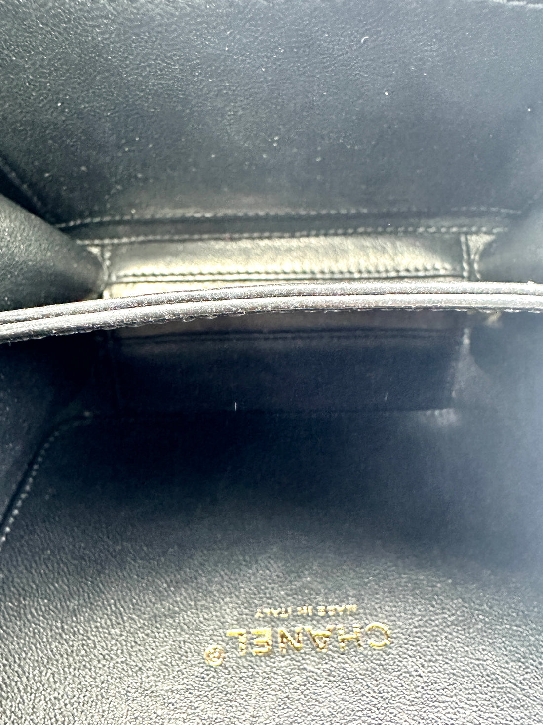 Chanel CC Filigree Black Caviar Calfskin Leather Vanity Case With Gold Hardware(26***10) CC1274