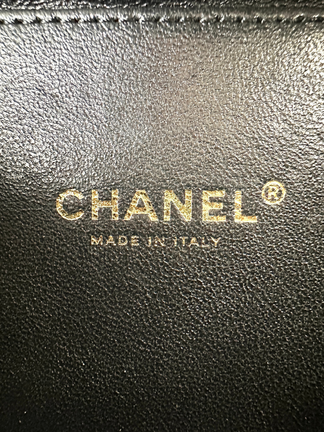 Chanel CC Filigree Black Caviar Calfskin Leather Vanity Case With Gold Hardware(26***10) C1274