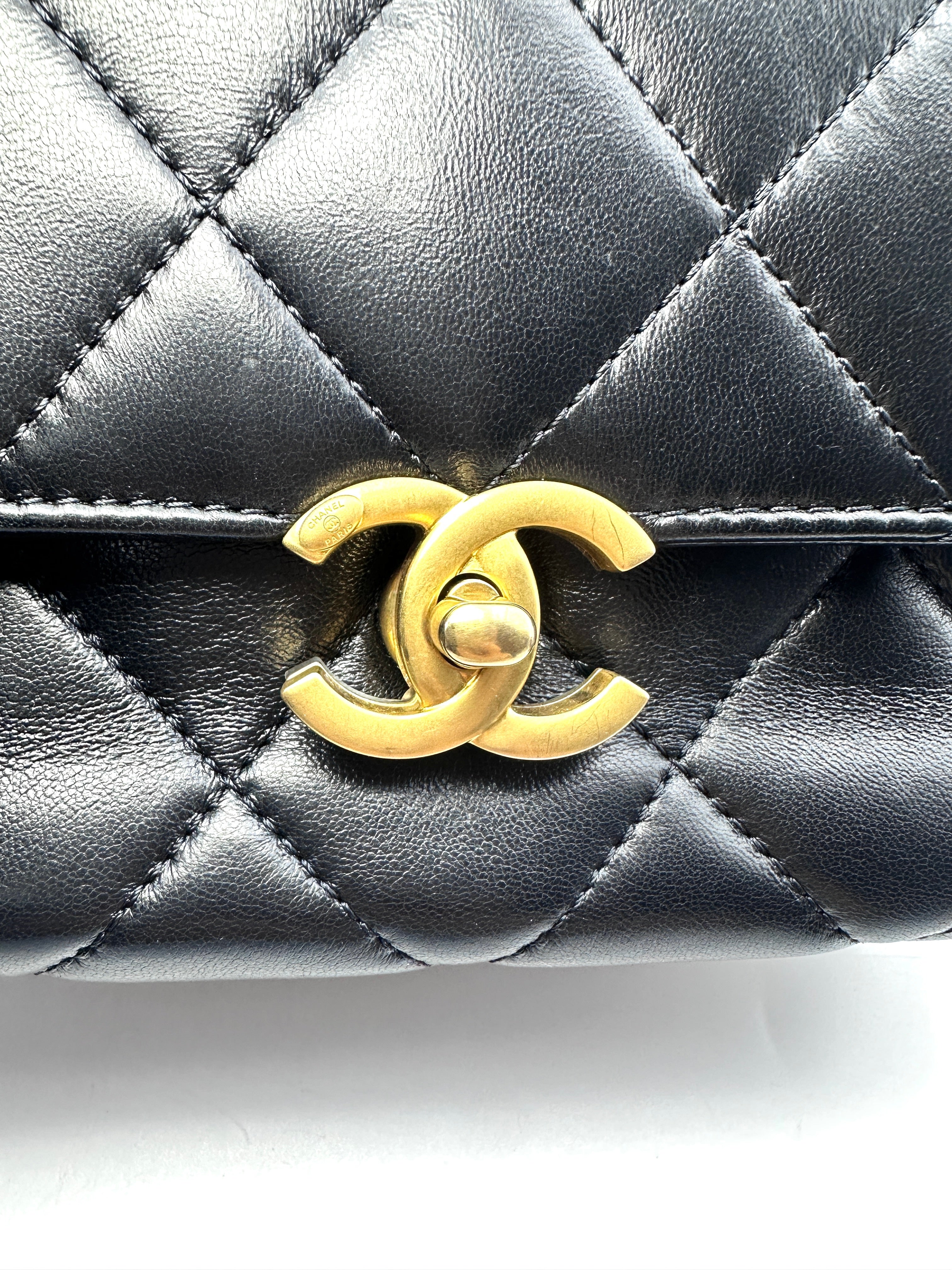 Chanel 24A Black Quilted Leather Pearl Flap Bag With Gold Hardware(H9***78) CC1278