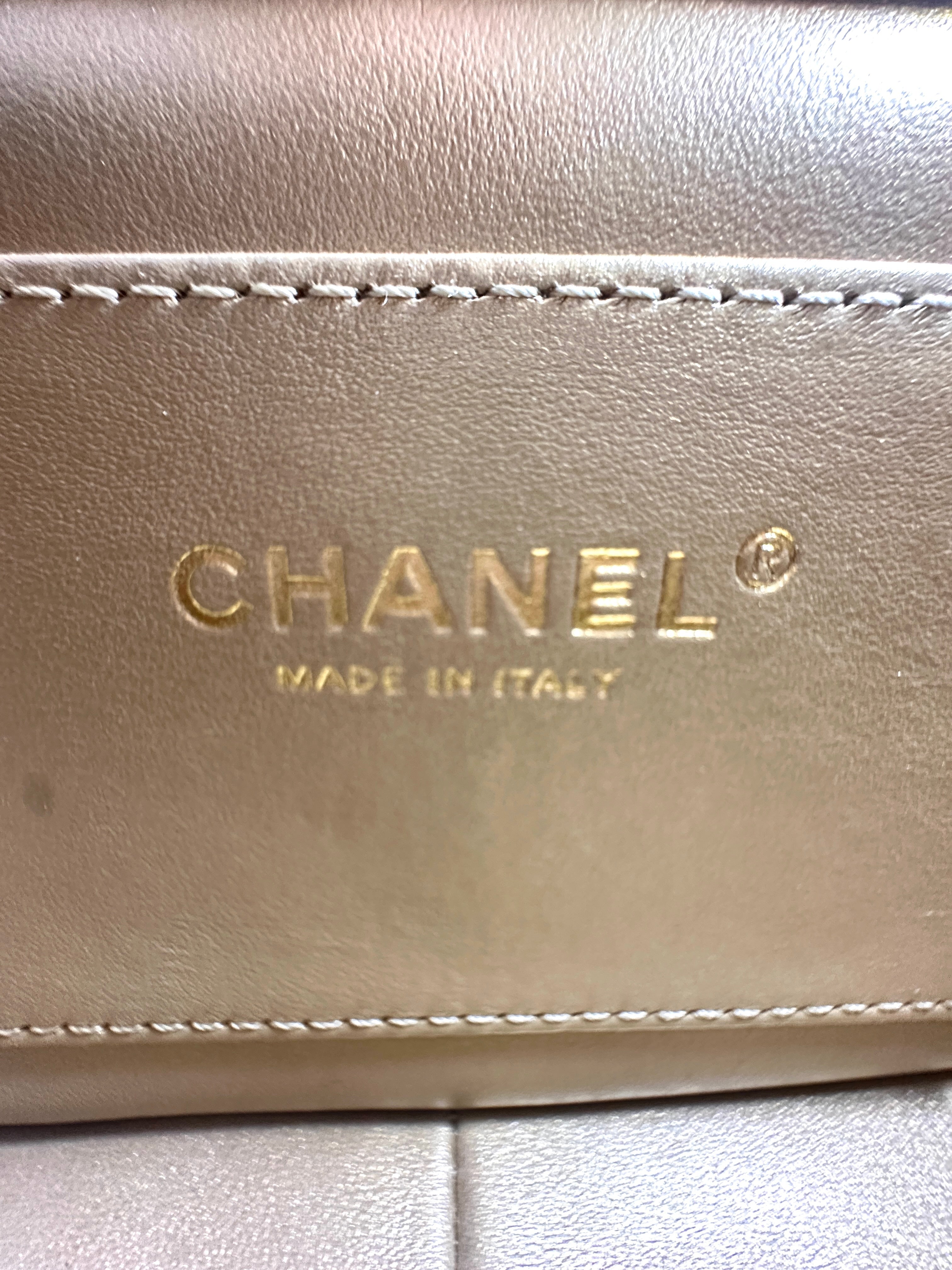 Chanel 24A Black Quilted Leather Pearl Flap Bag With Gold Hardware(H9***78) CC1278