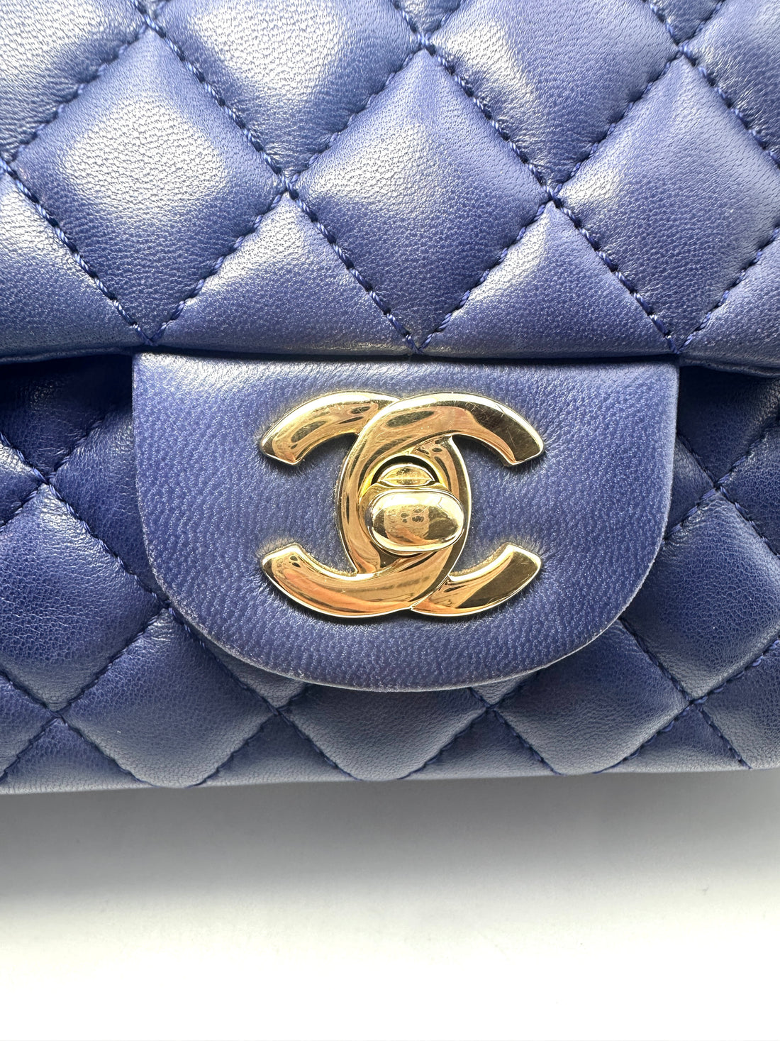 Chanel Limited Edition Valentine's Day Charms Blue Quilted Leather Classic Flap Bag With Gold Hardware(13***41) CC1280