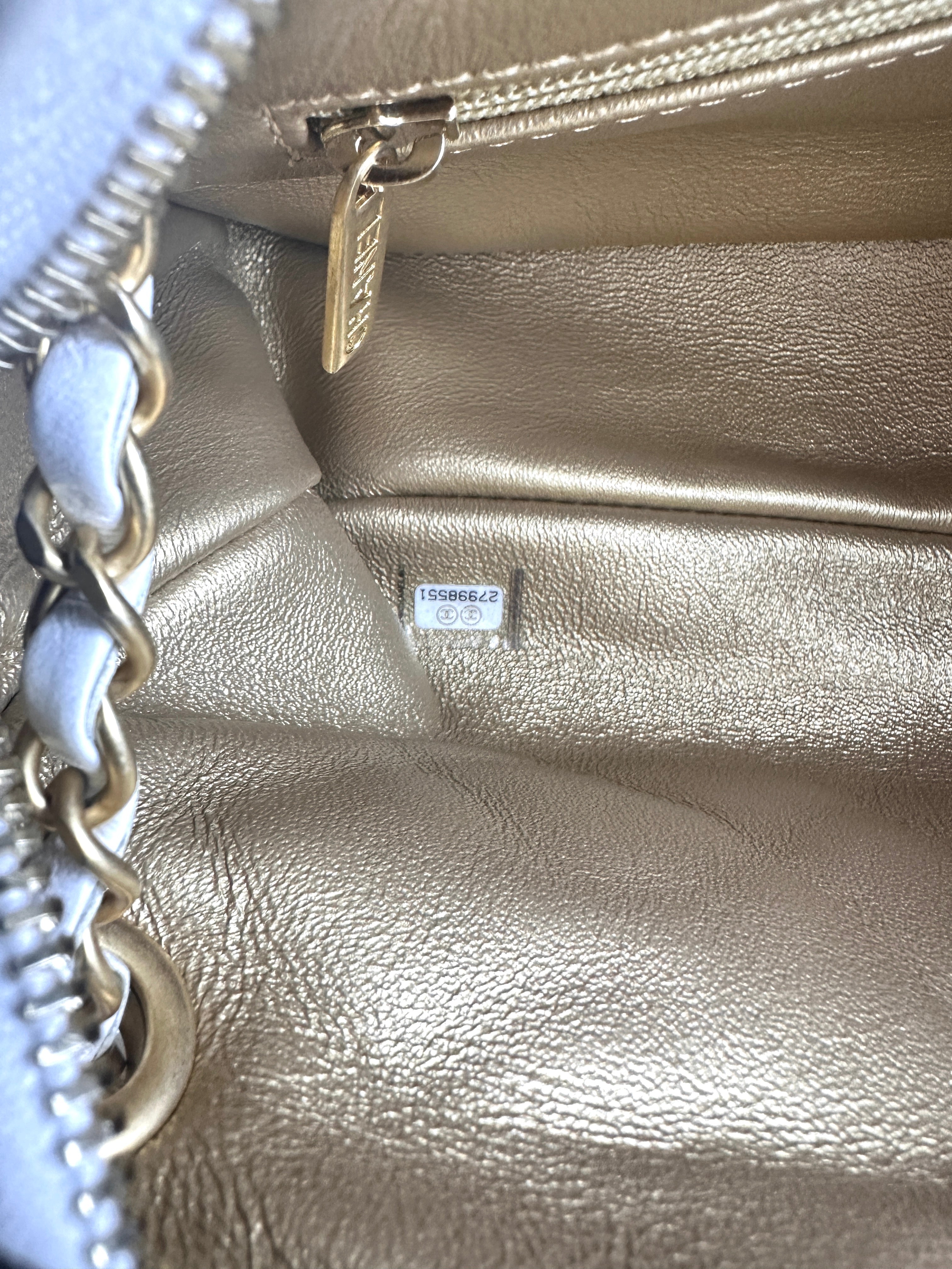 Chanel Egypt Metiers d'Art All About Chains White Quilted Leather Camera Bag(27***51) CC1282