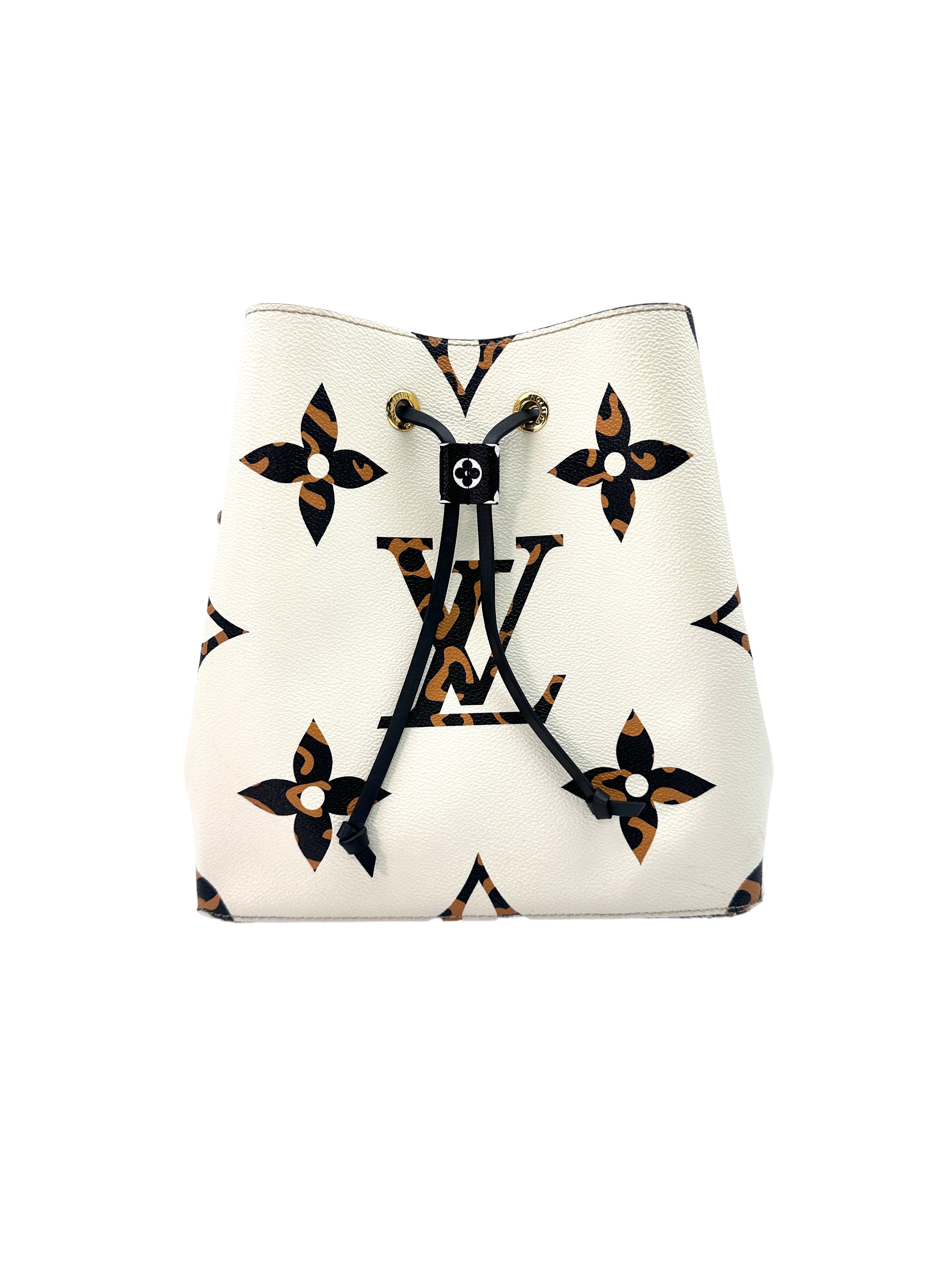 Louis Vuitton NeoNoe MM White Monogram Jungle Leather Bucket Bag LV1815