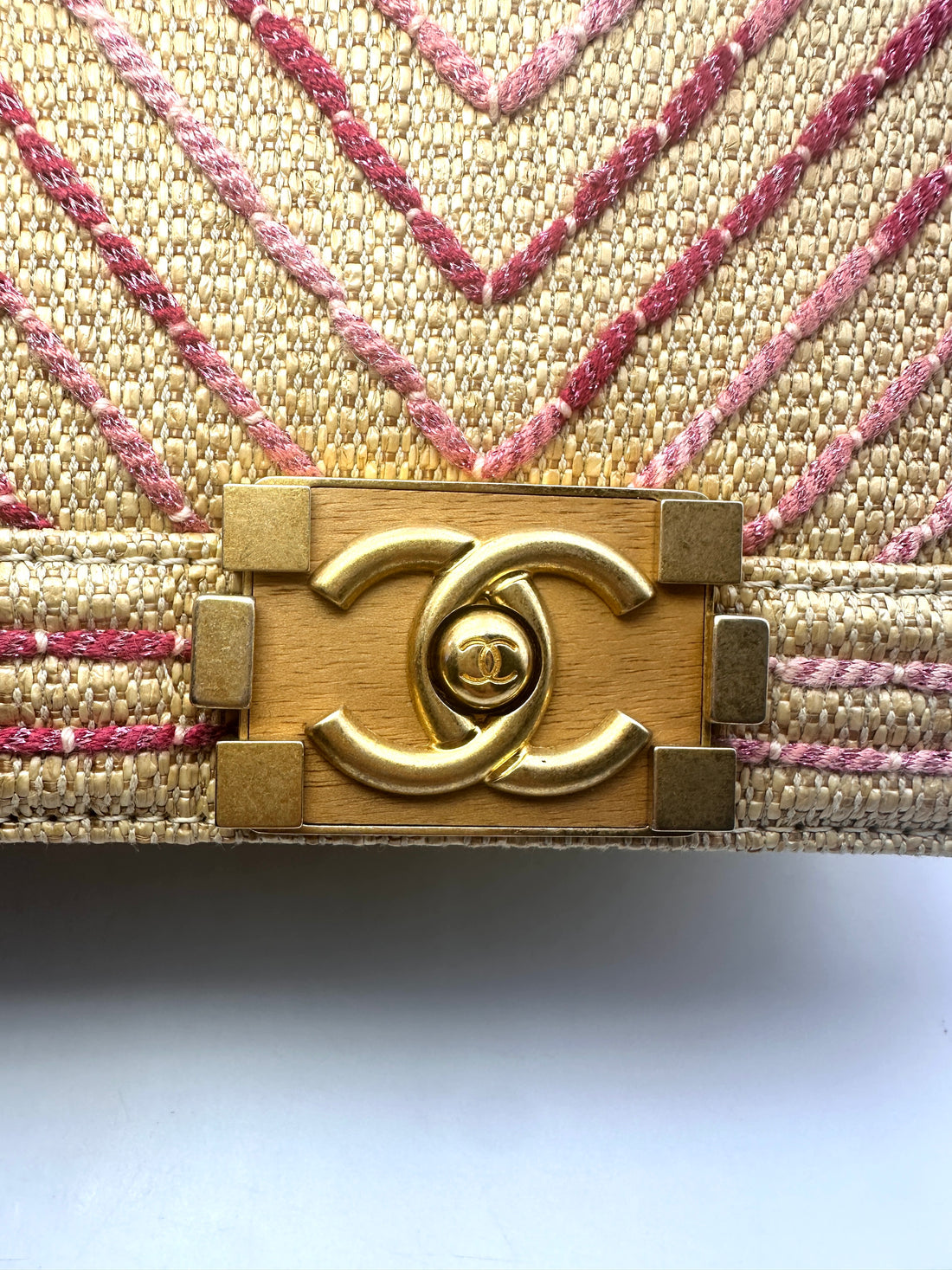 Chanel LeBoy Beige Raffia/Pink Chevron Small Size Flap Bag With Gold Buckle(27***89) C1331