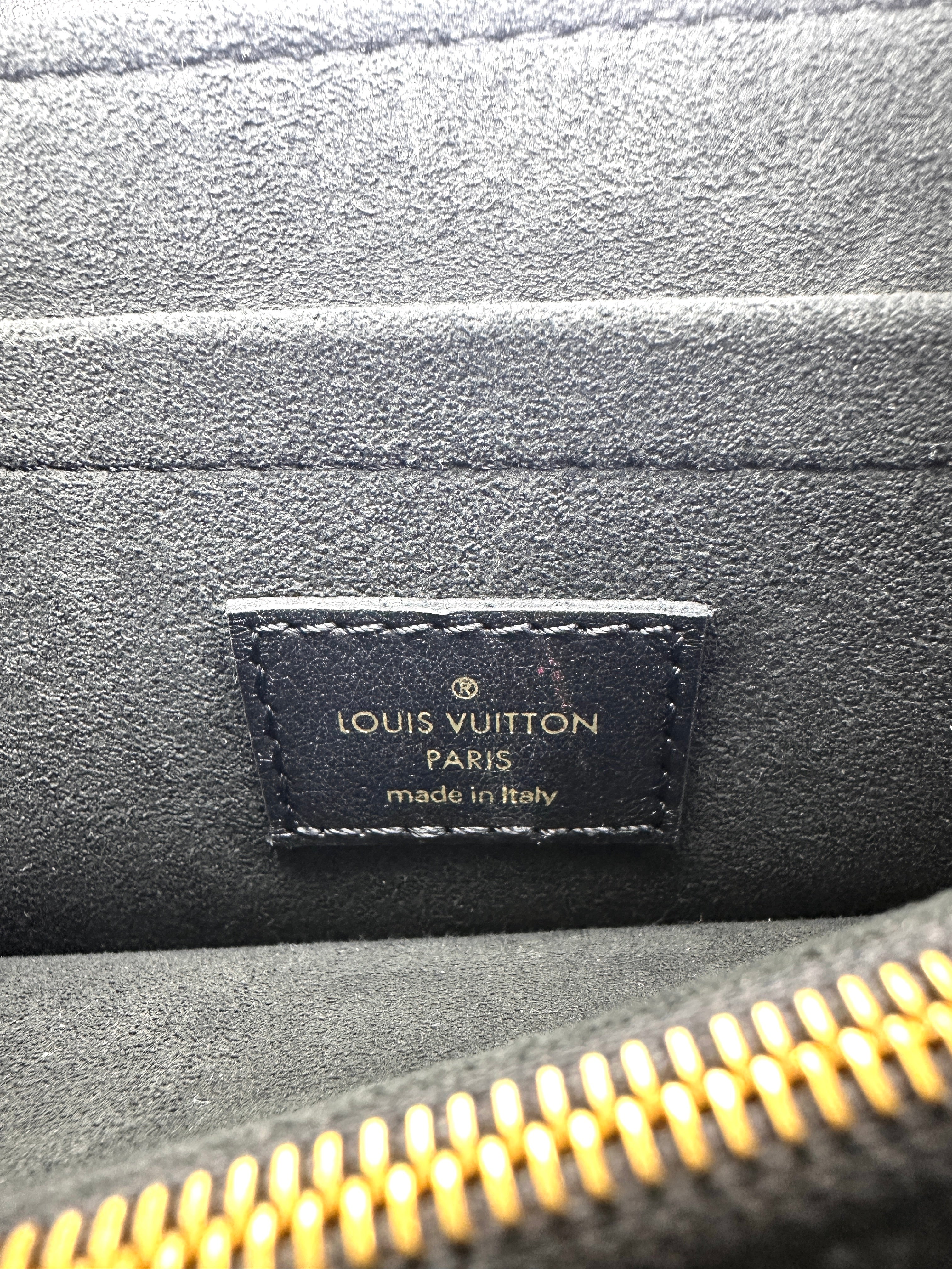 Louis Vuitton New Wave Black Quilted Leather Shoulder Bag With Gold Hardware LV1842