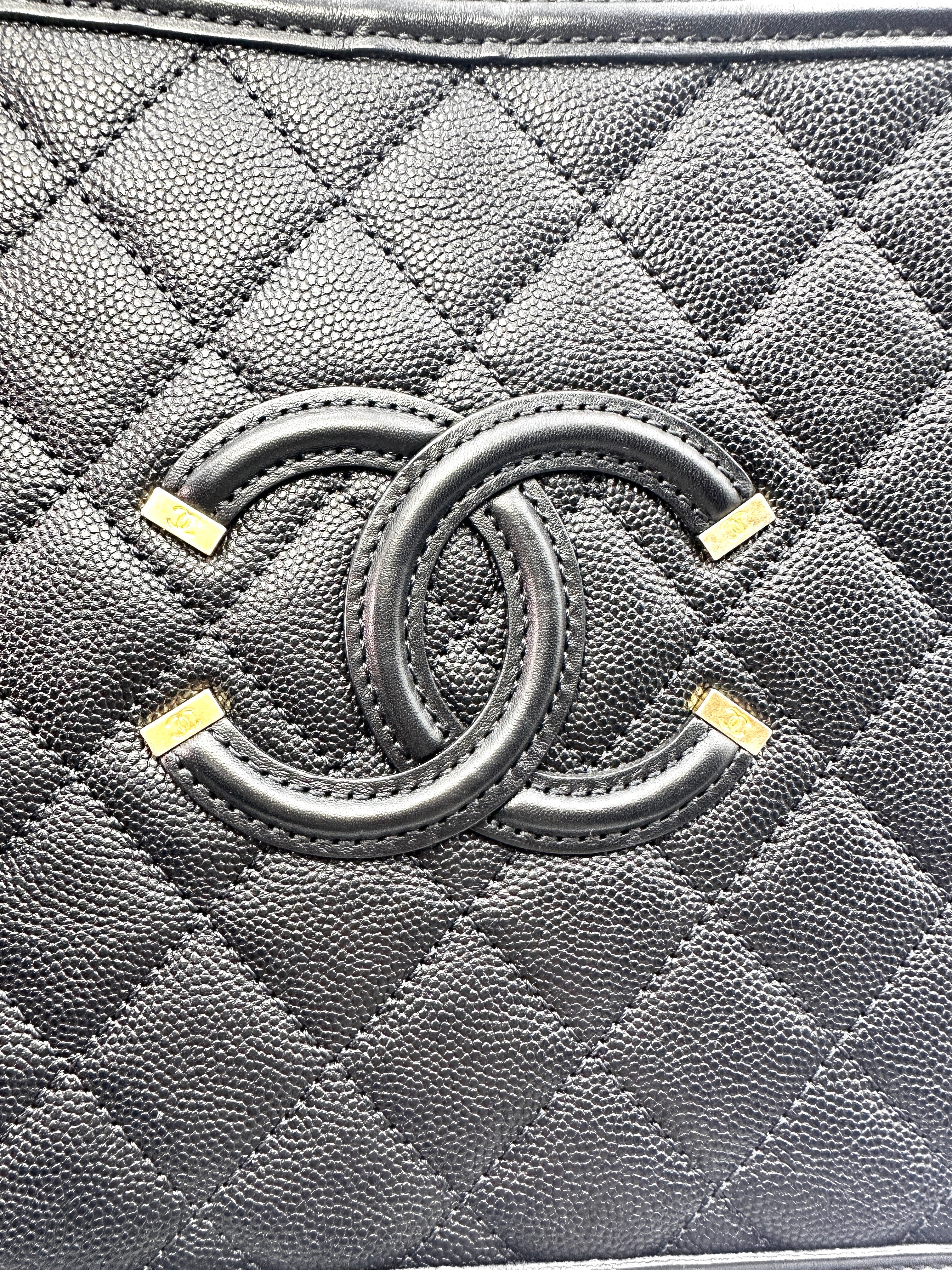 Chanel CC Filigree Black Quilted Calfskin Vanity Case(25***83) G056