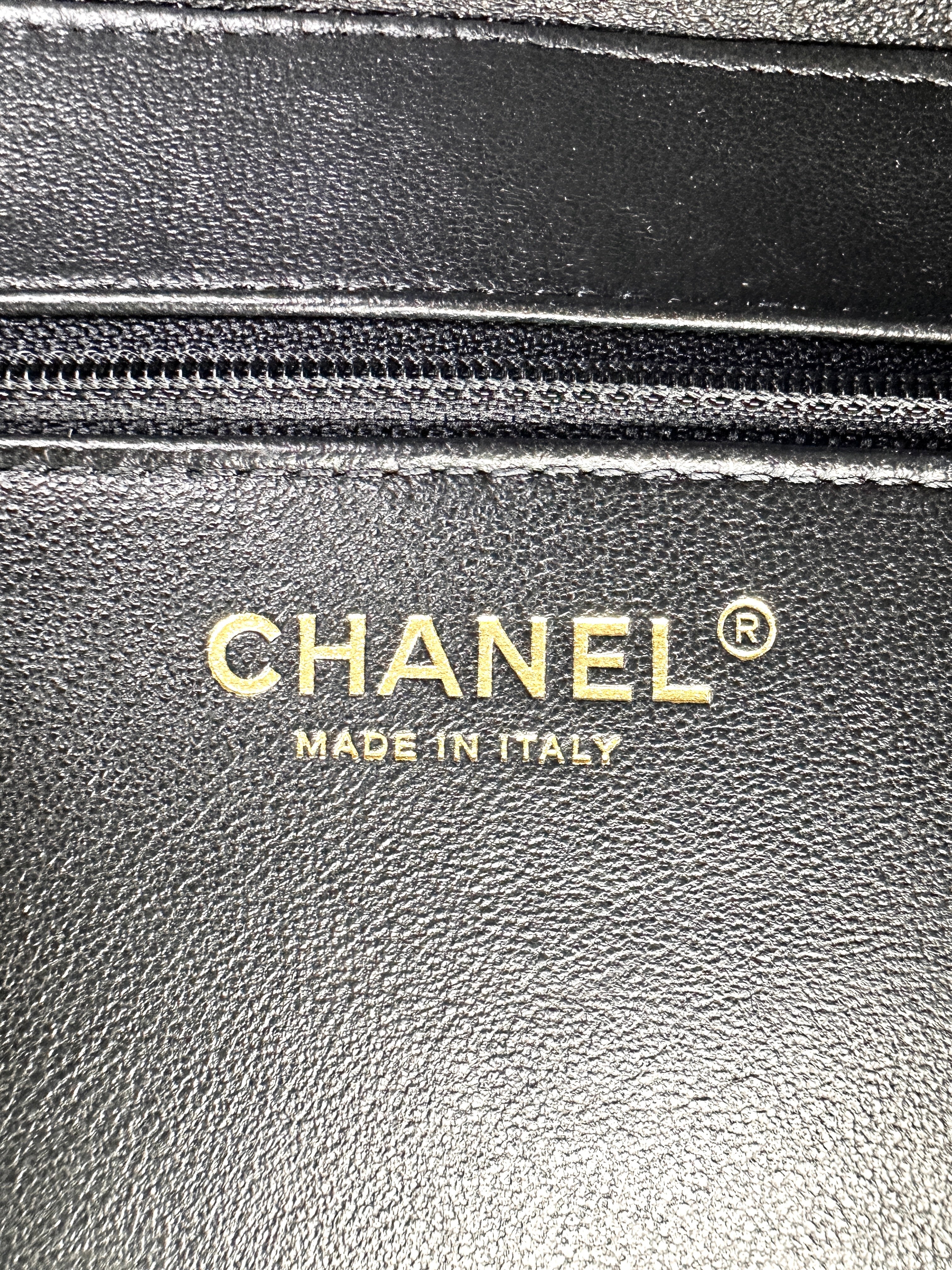 Chanel CC Filigree Black Quilted Calfskin Vanity Case(25***83) G056
