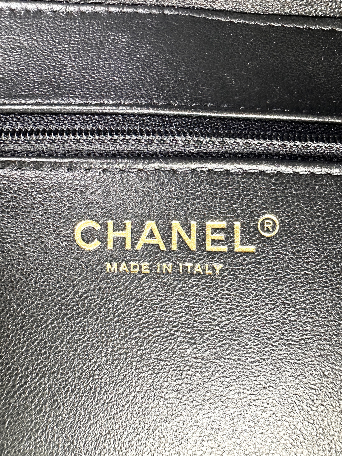 Chanel CC Filigree Black Quilted Calfskin Vanity Case(25***83) G056