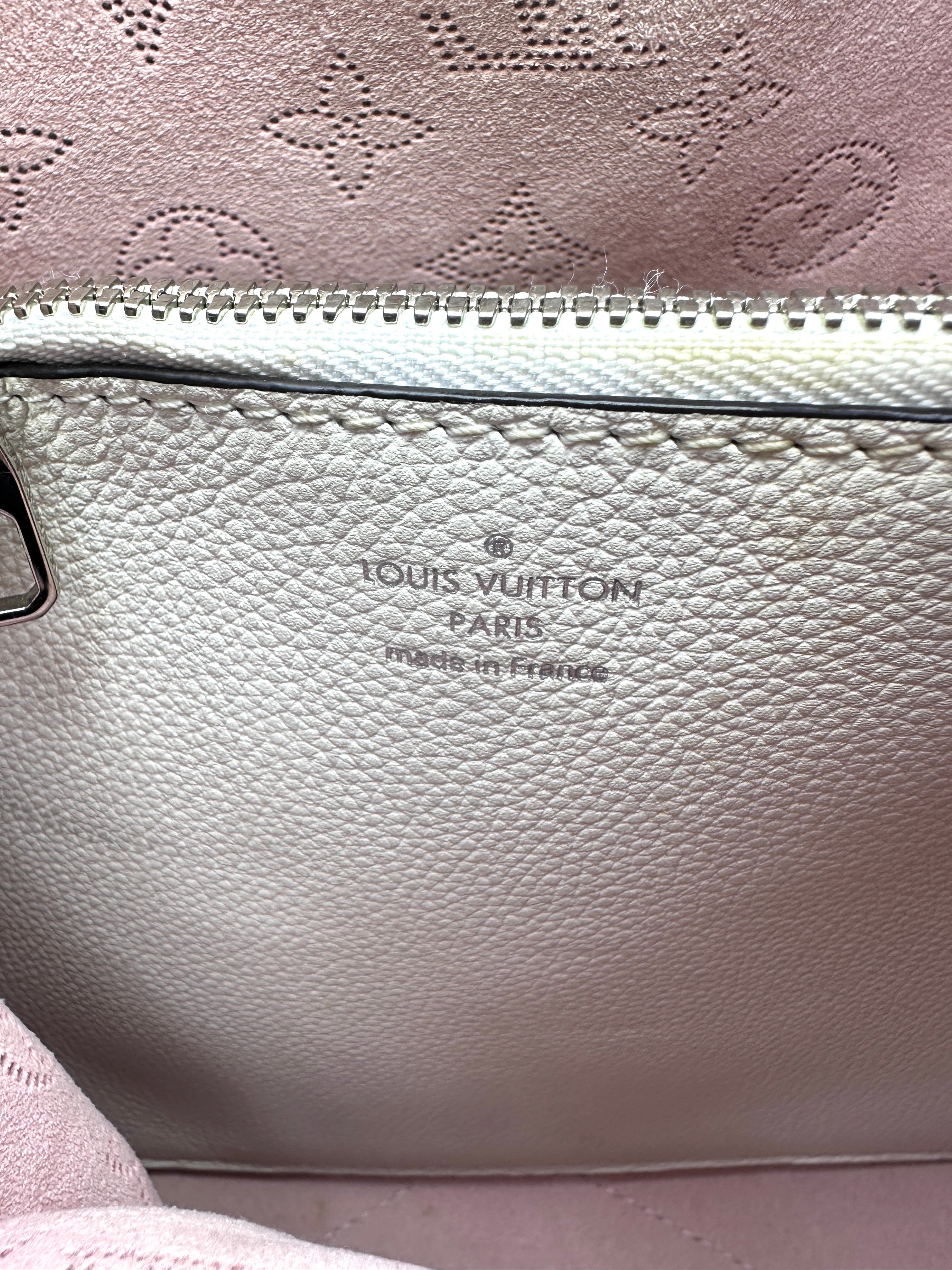 Louis Vuitton Muria White Mahina Calfskin Handle Bucket Bag G072