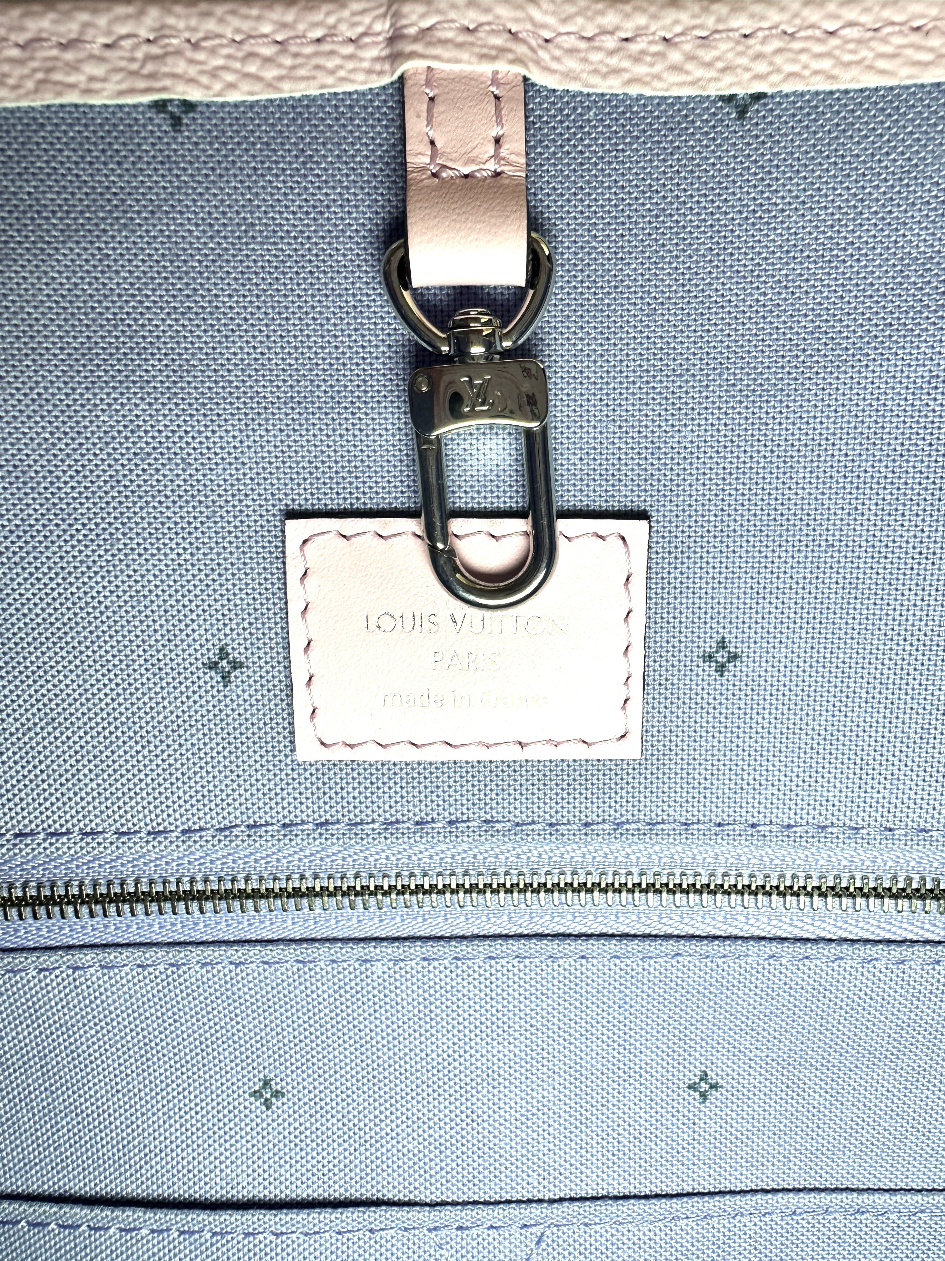 Louis Vuitton Escale OnTheGo Pastel Monogram Leather Large Size Tote Handle Bag LV1875