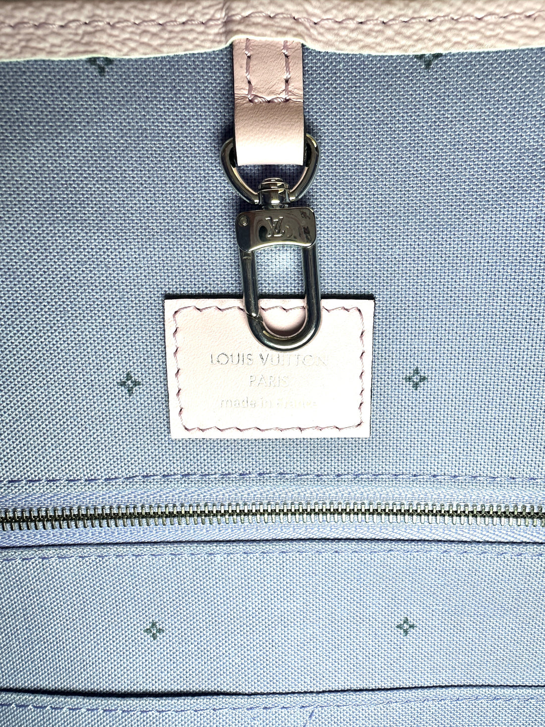 Louis Vuitton Escale OnTheGo Pastel Monogram Leather Large Size Tote Handle Bag LV1875