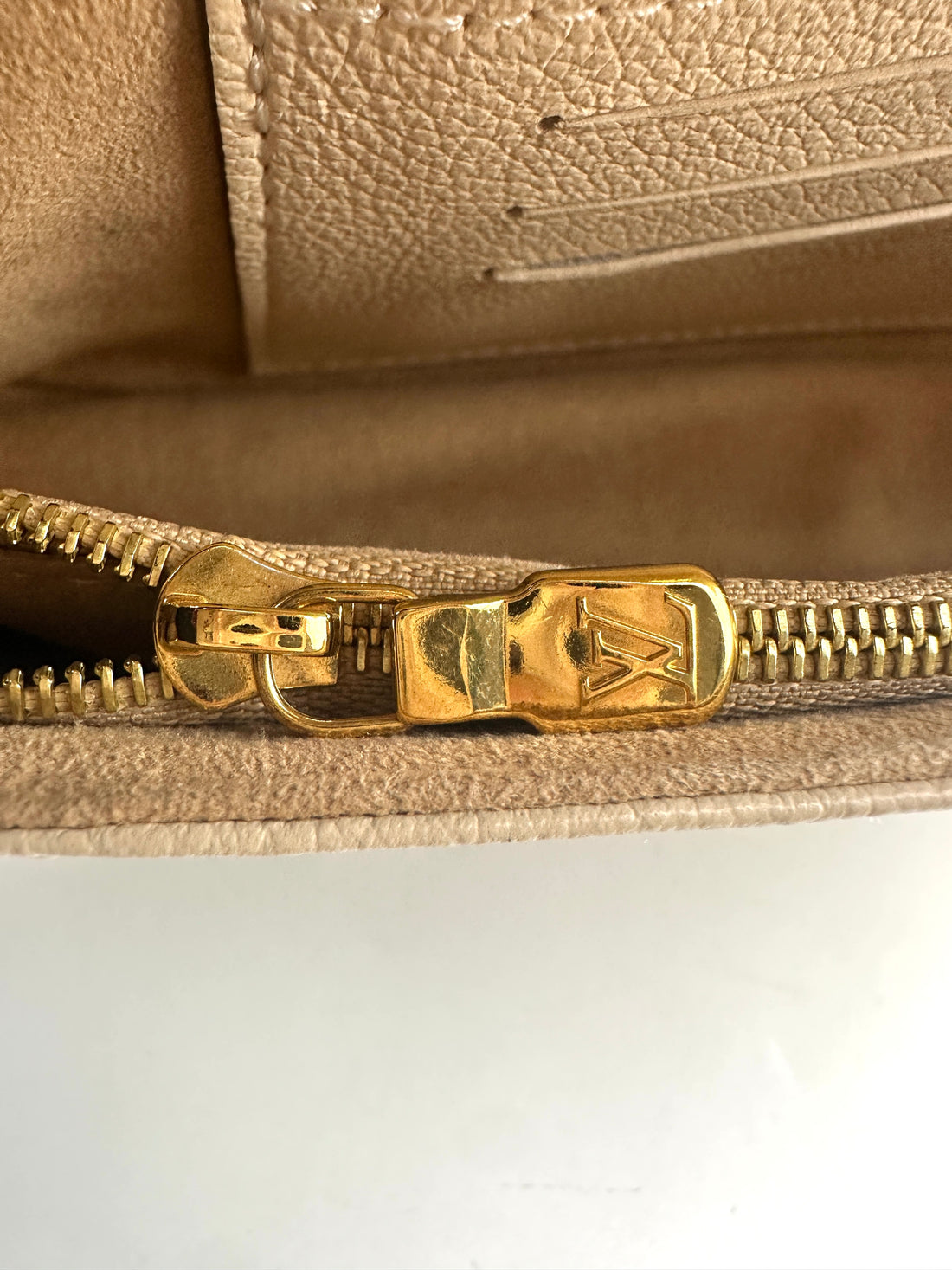 Louis Vuitton Ivy White Monogram Empreinte Leather Shoulder Bag LV1888