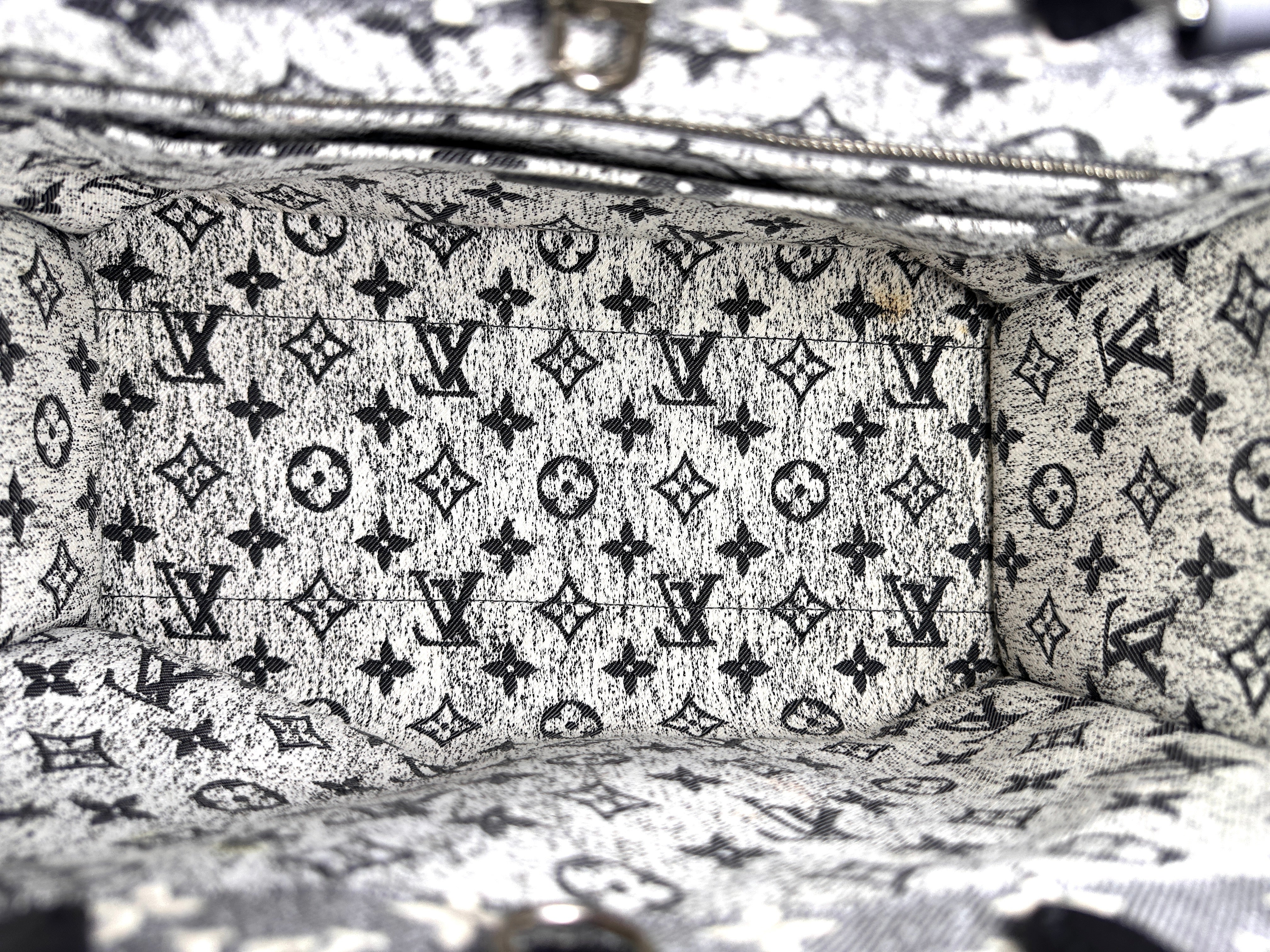 Louis Vuitton OnTheGo MM Monogram Jacquard Denim Handle Bag LV1915