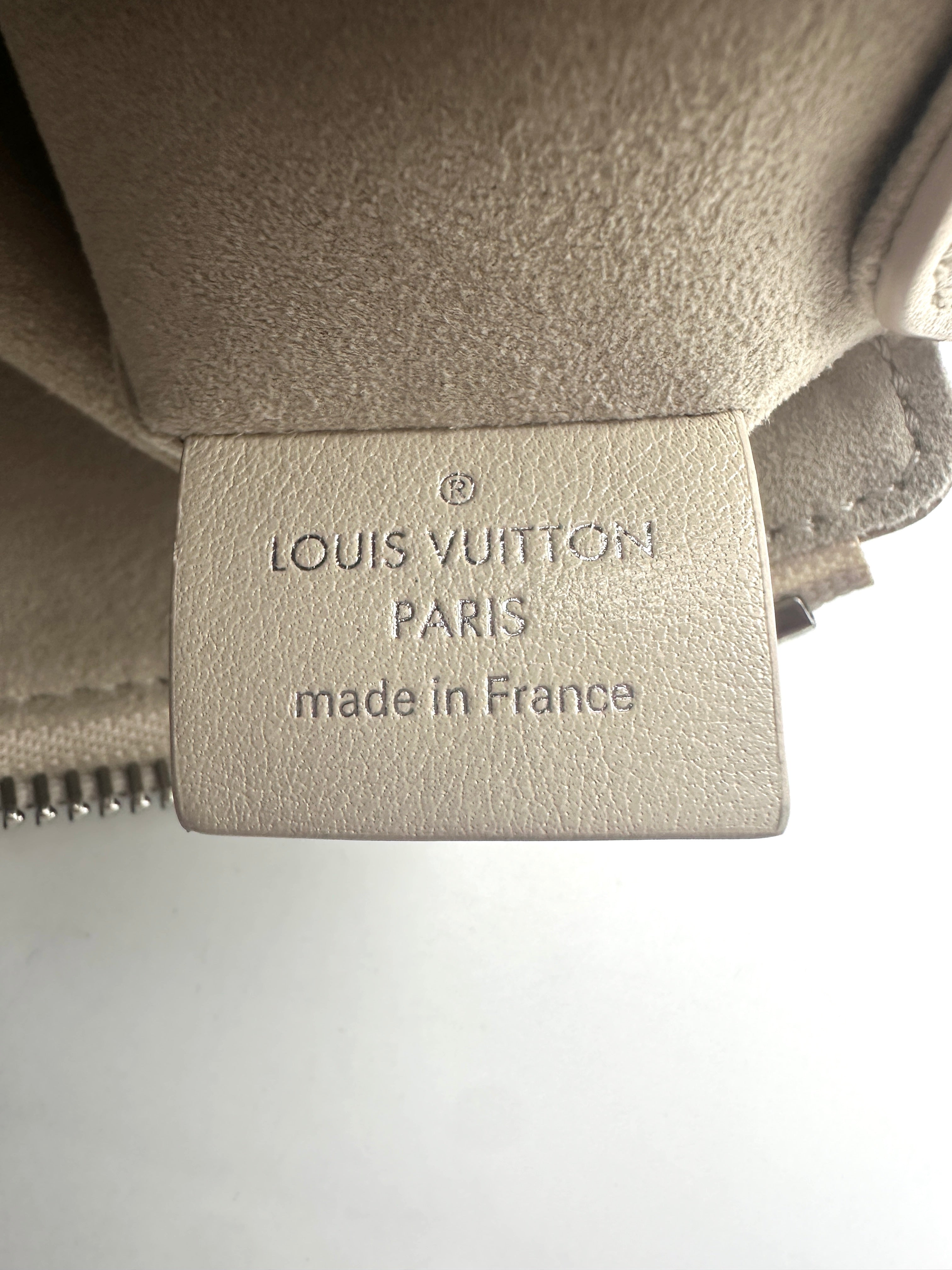 Louis Vuitton Slim Trunk Beige Leather Shoulder Bag With Silver Hardware LV1924