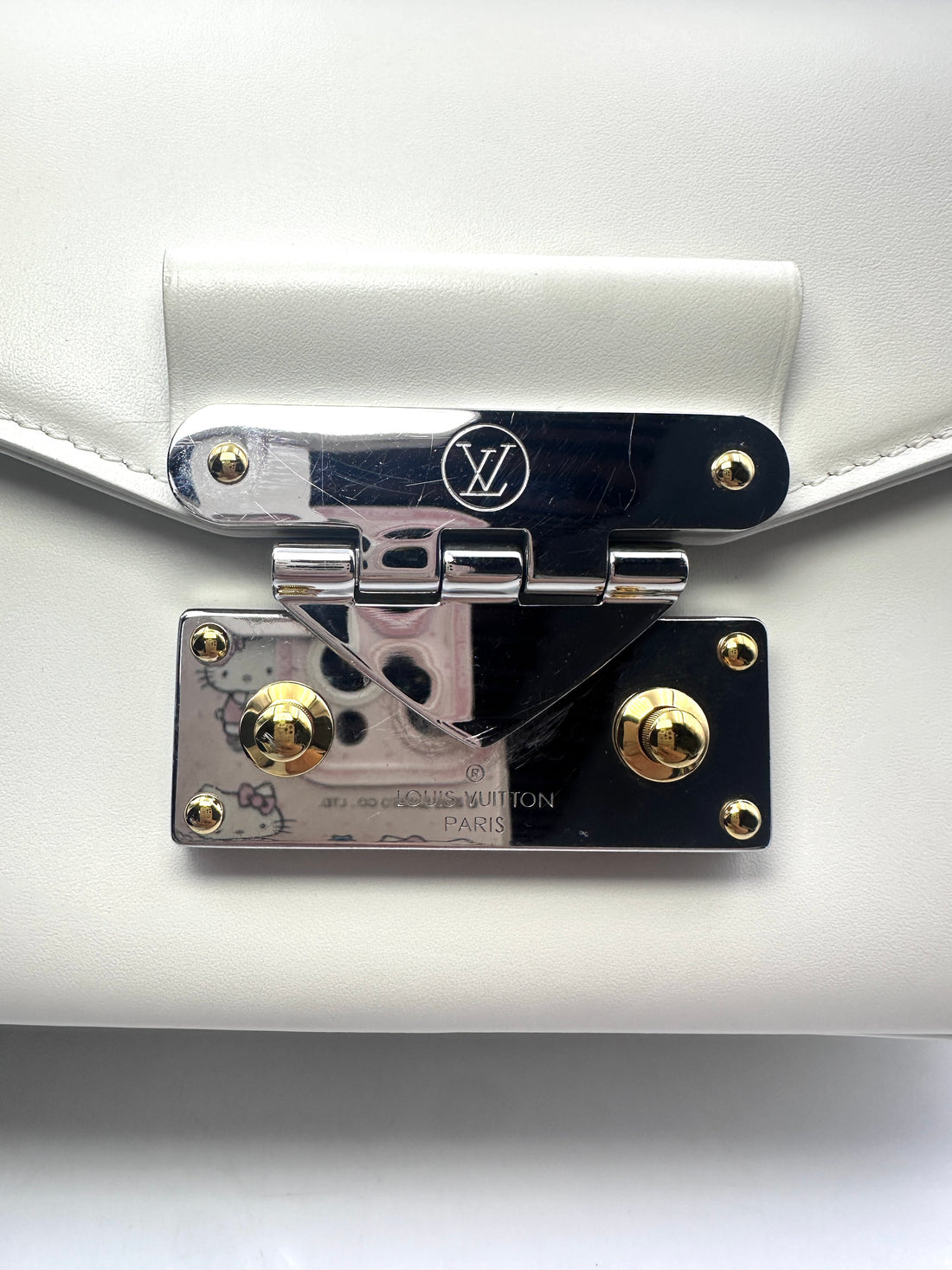 Louis Vuitton Swing White Leather Shoulder Bag With S-Lock Hardware LV1927